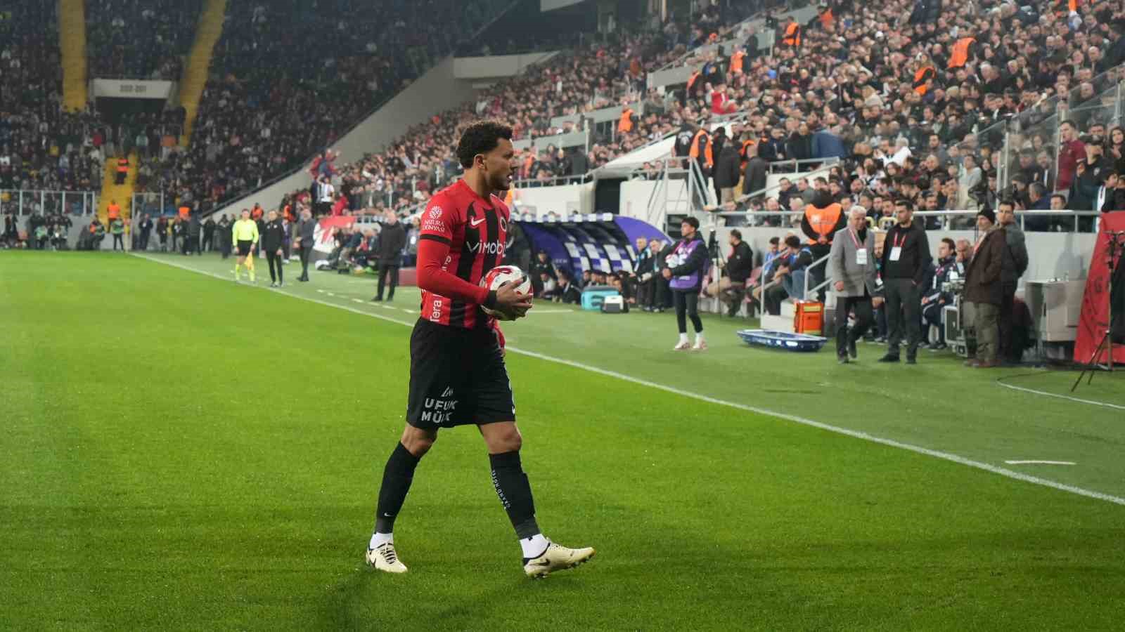 Trendyol Süper Lig: Gençlerbirliği: 0 - Beşiktaş: 0 (Maç devam ediyor)
