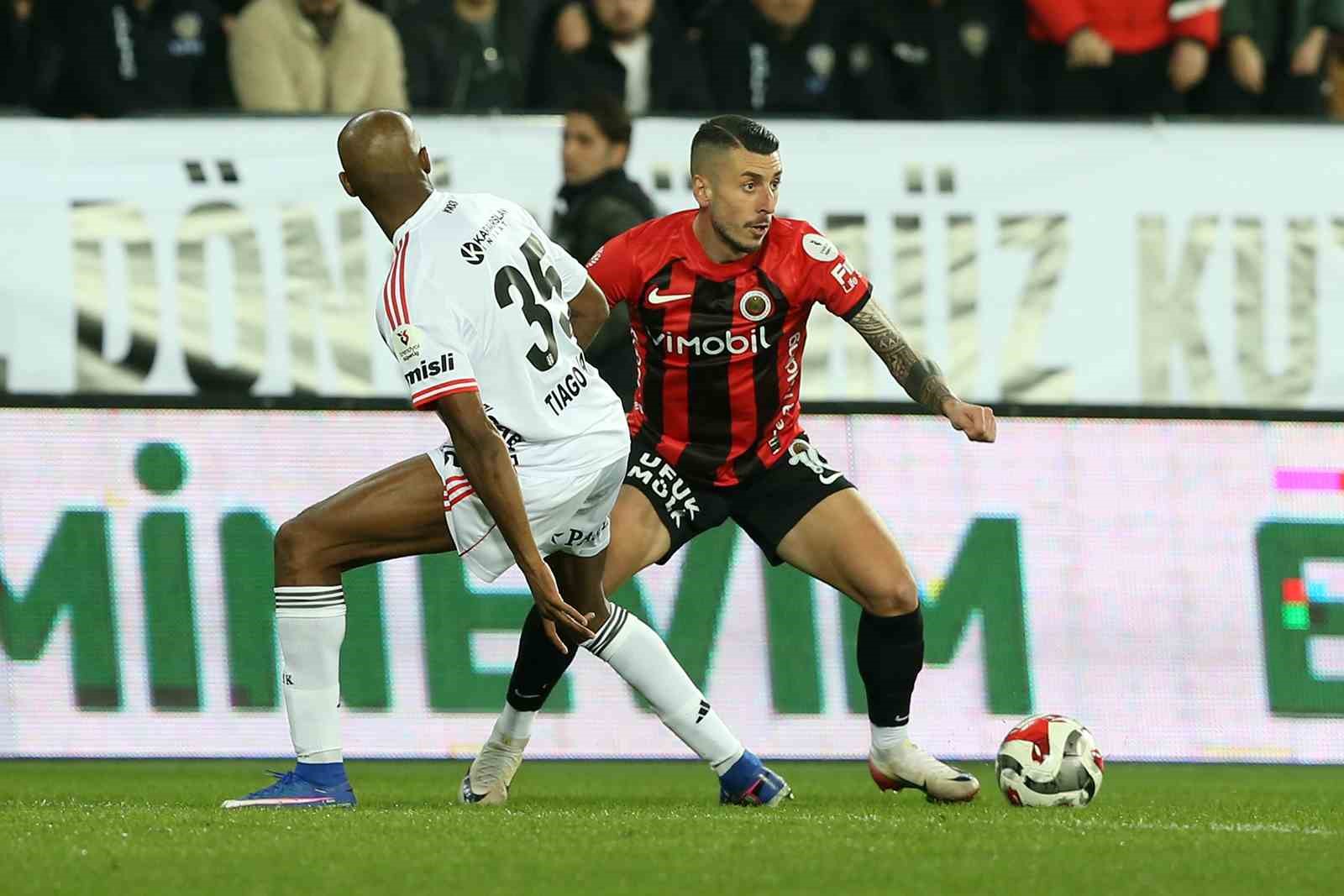 Trendyol Süper Lig: Gençlerbirliği: 0 - Beşiktaş: 2 (Maç sonucu)
Trendyol Süper Lig: Gençlerbirliği: 0 - Beşiktaş: 2 (Maç sonucu)