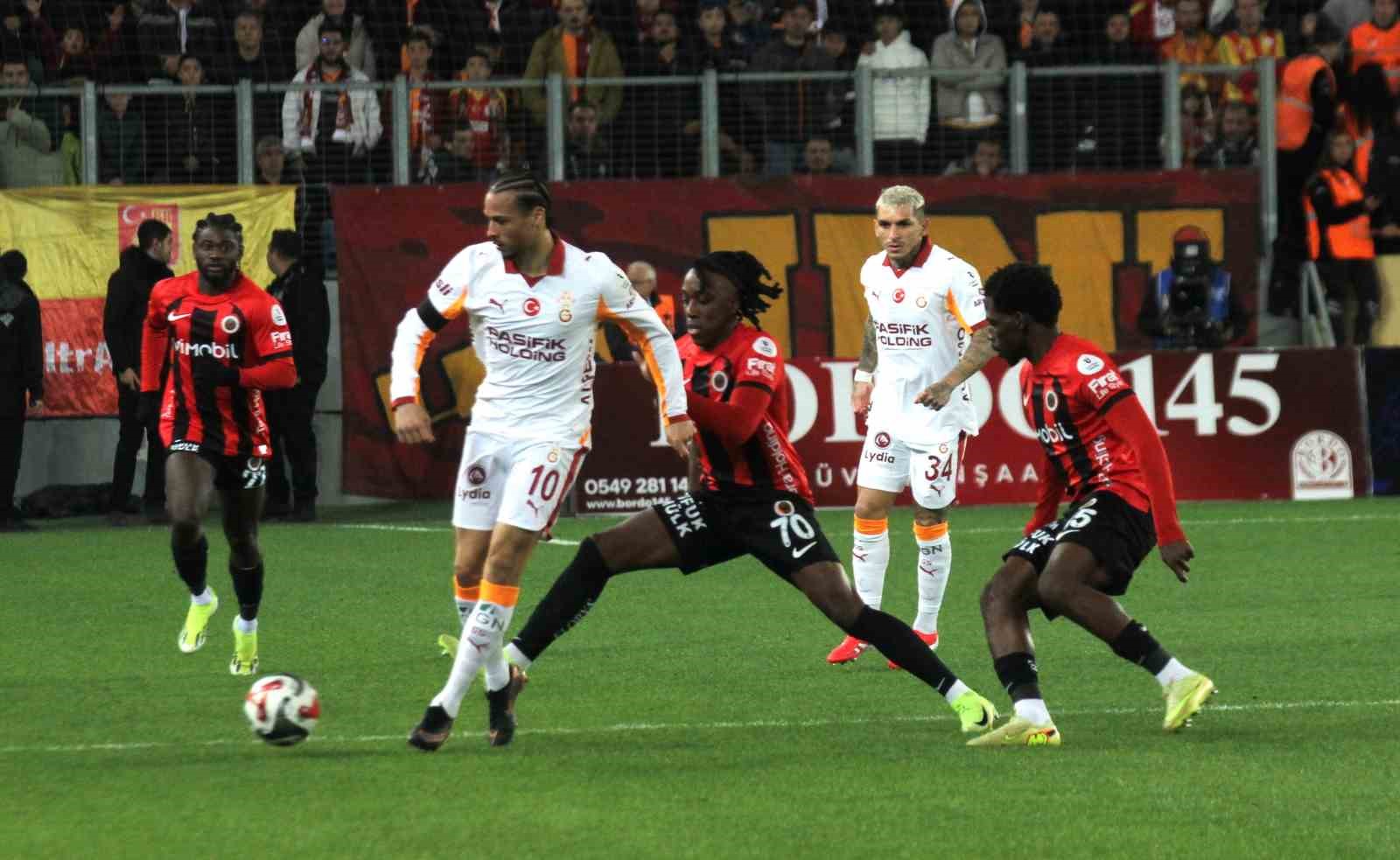 Trendyol Süper Lig: Gençlerbirliği: 0 - Galatasaray: 1 (Maç devam ediyor)
