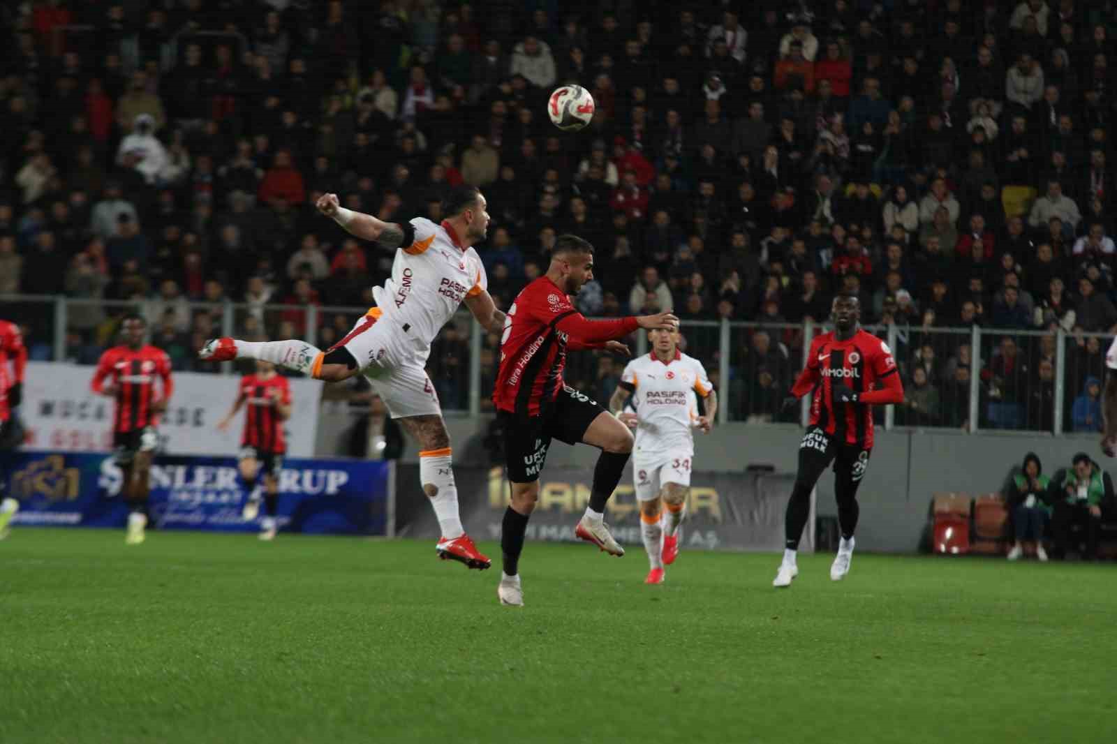 Trendyol Süper Lig: Gençlerbirliği: 0 - Galatasaray: 1 (Maç devam ediyor)
