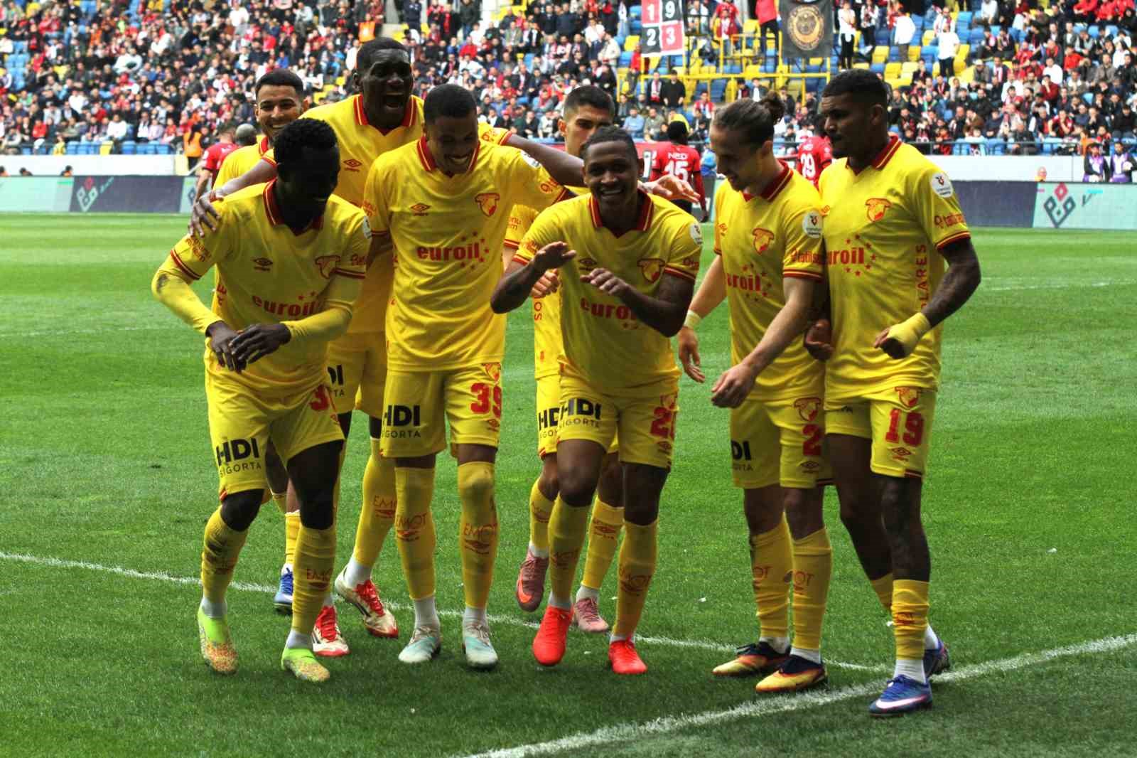 Trendyol Süper Lig: Gençlerbirliği: 0 - Göztepe: 1 (ilk yarı)
