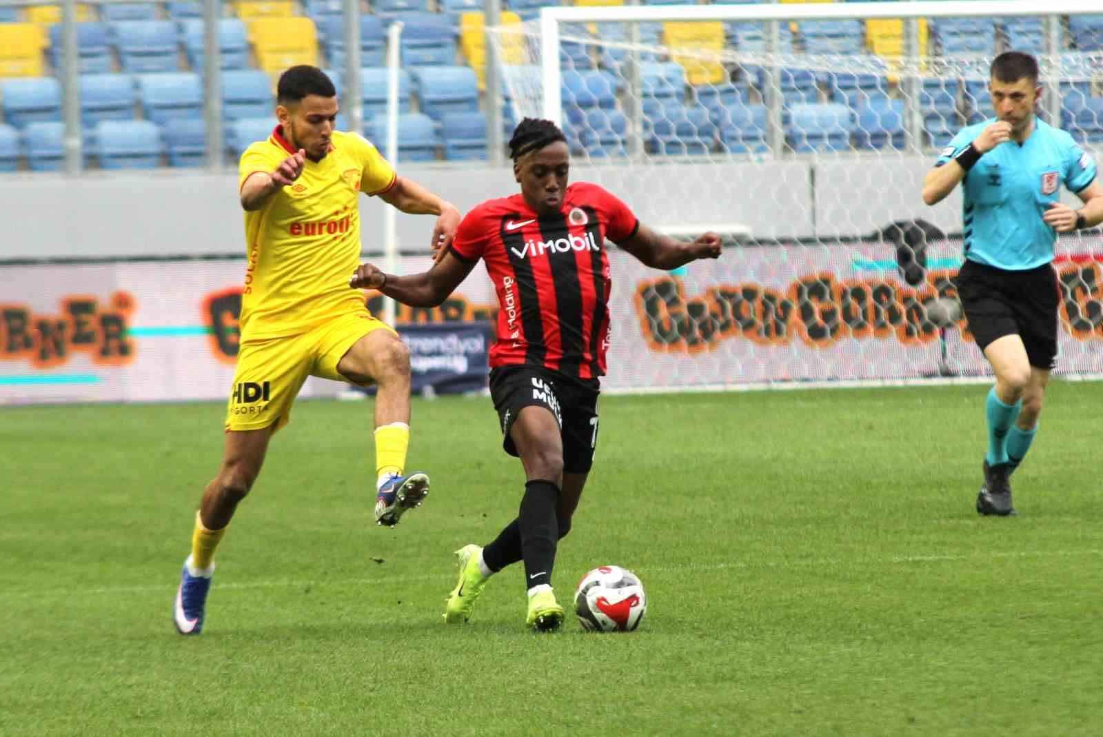 Trendyol Süper Lig: Gençlerbirliği: 0 - Göztepe: 2 (Maç sonucu)
Trendyol Süper Lig: Gençlerbirliği: 0 - Göztepe: 2 (Maç sonucu)