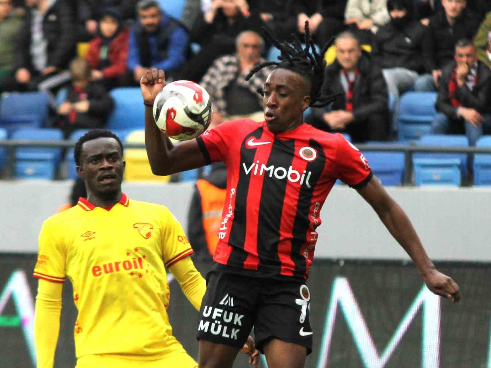 Trendyol Süper Lig: Gençlerbirliği: 0 - Göztepe: 2 (Maç sonucu)
Trendyol Süper Lig: Gençlerbirliği: 0 - Göztepe: 2 (Maç sonucu)