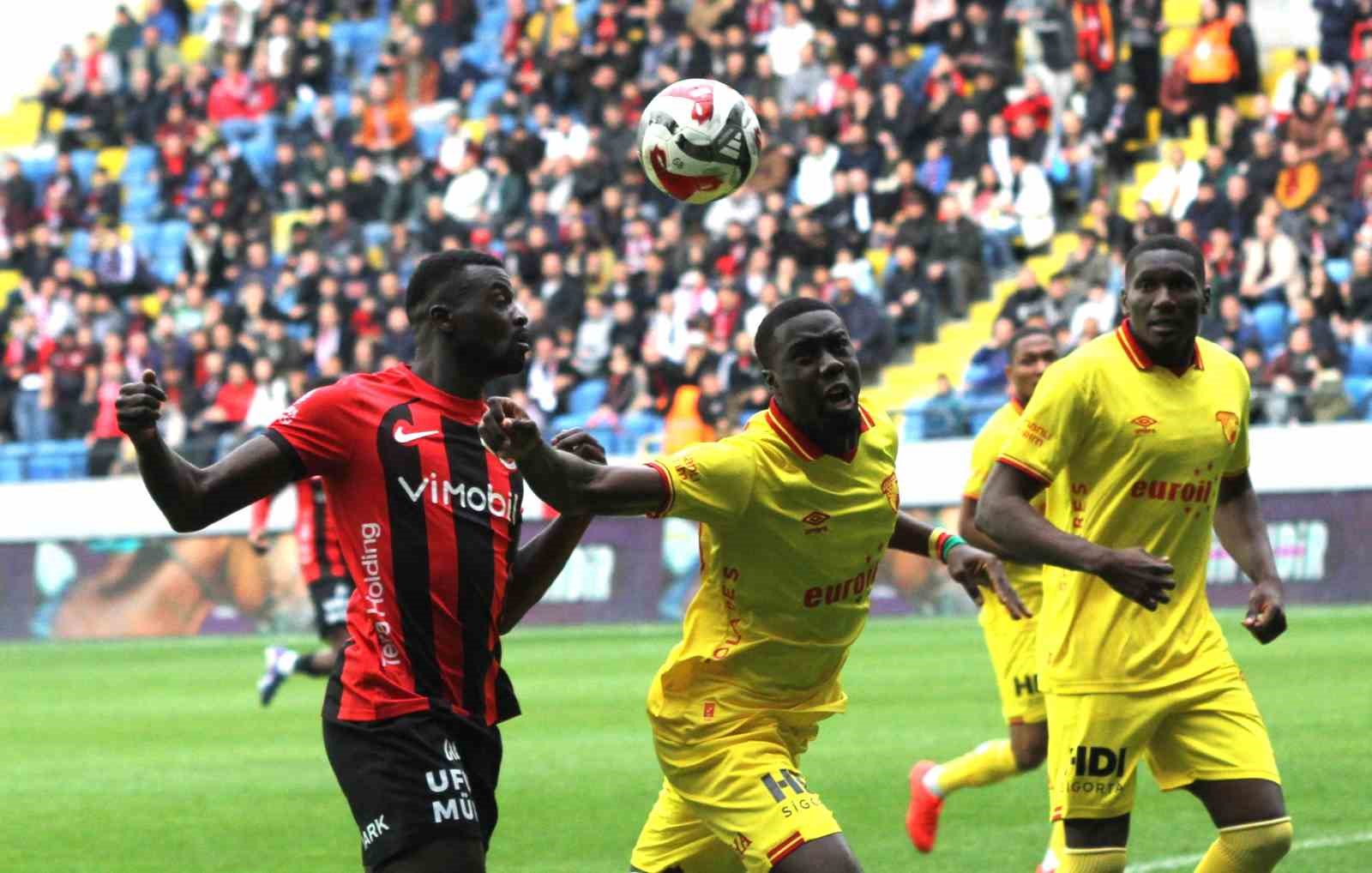 Trendyol Süper Lig: Gençlerbirliği: 0 - Göztepe: 2 (Maç sonucu)
Trendyol Süper Lig: Gençlerbirliği: 0 - Göztepe: 2 (Maç sonucu)