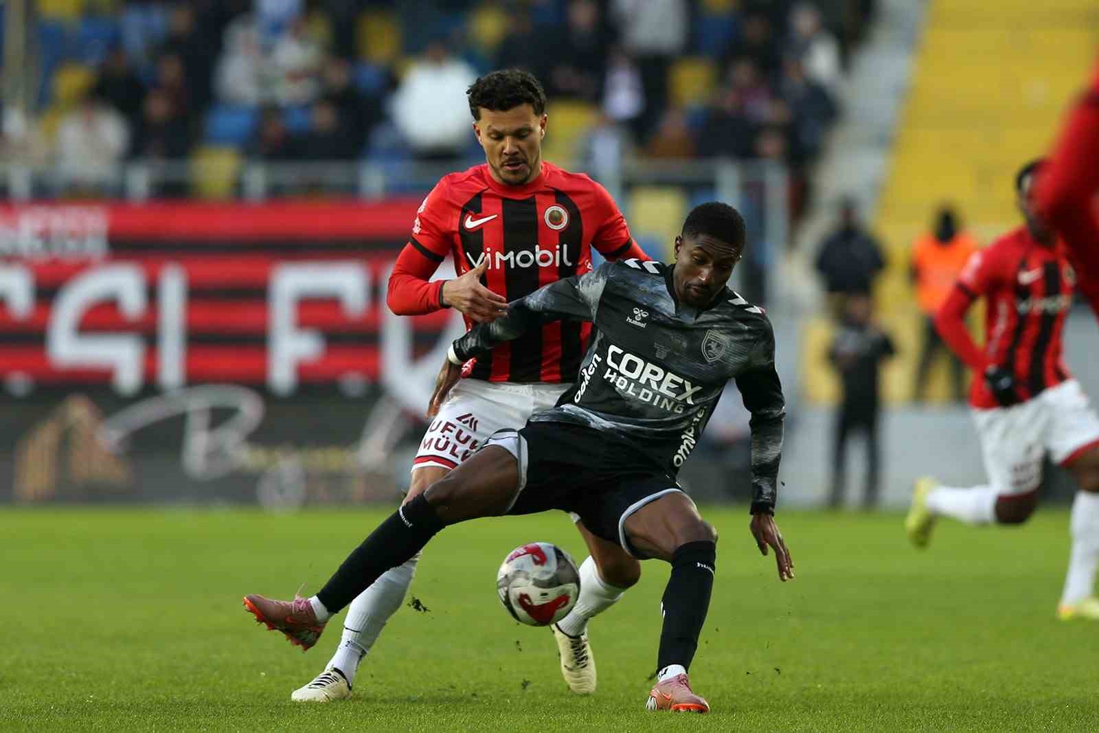 Trendyol Süper Lig: Gençlerbirliği: 0 - Samsunspor: 1 (İlk yarı)
