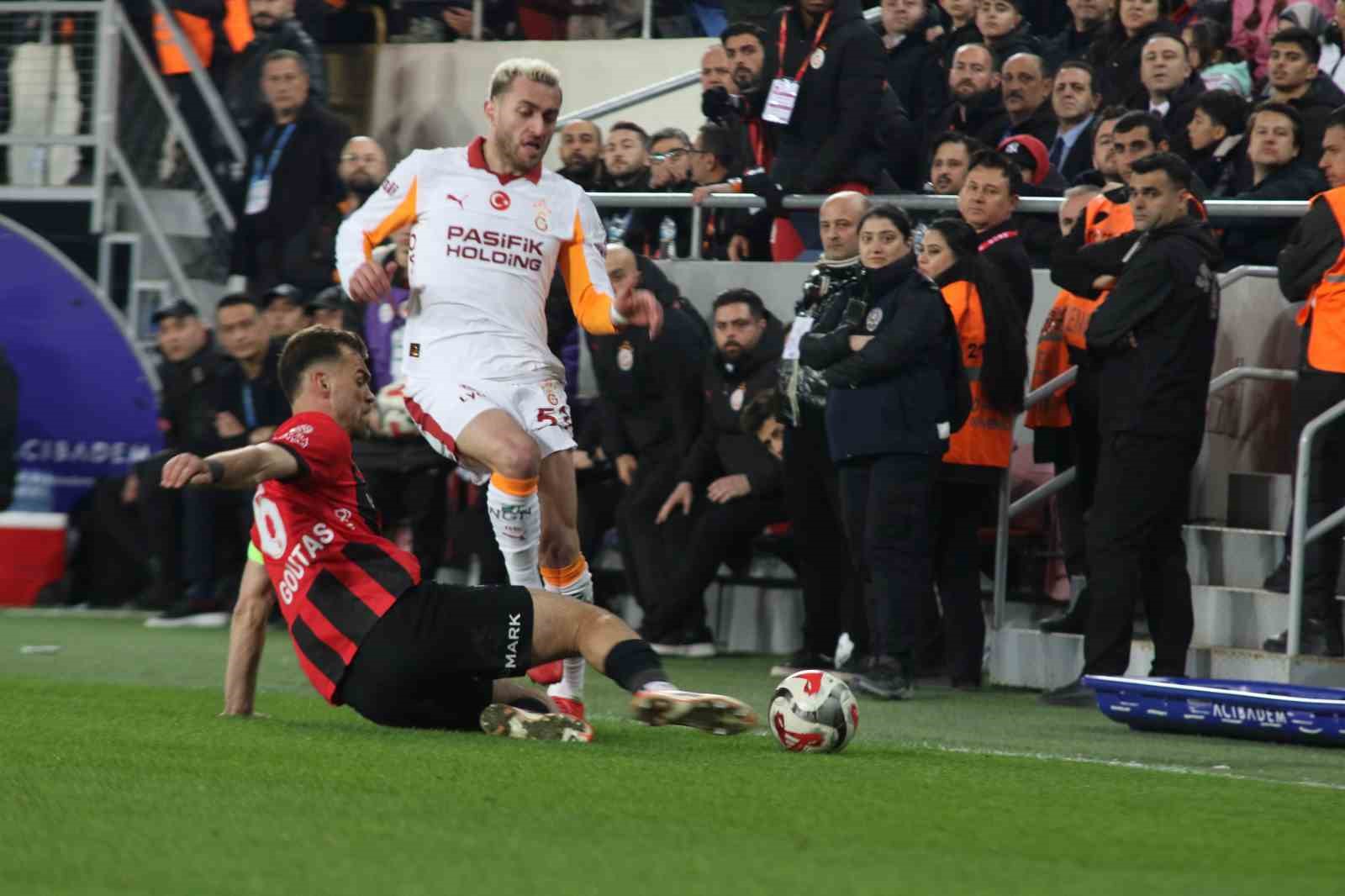 Trendyol Süper Lig: Gençlerbirliği: 1 - Galatasaray: 2 (Maç sonucu)
