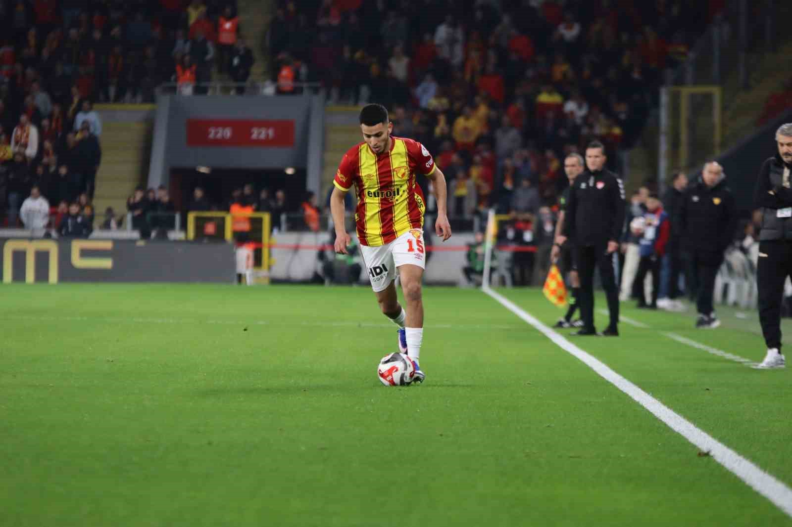 Trendyol Süper Lig: Göztepe: 0 - Eyüpspor: 0 (İlk yarı)
