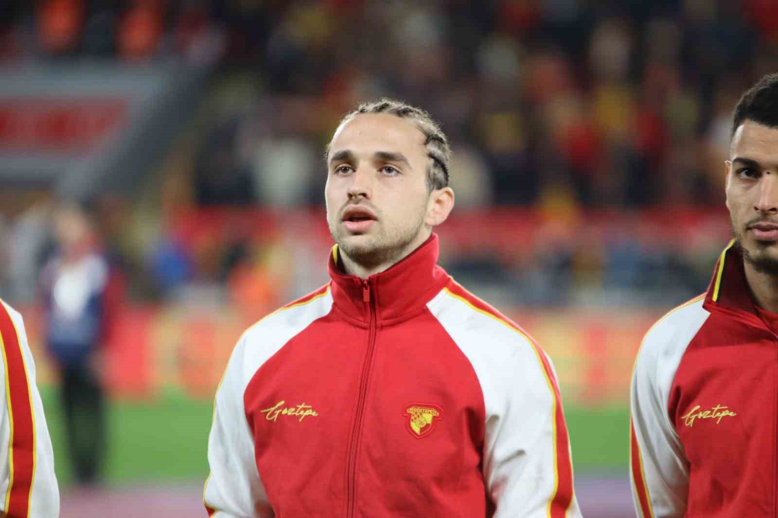 Trendyol Süper Lig: Göztepe: 0 - Eyüpspor: 0 (İlk yarı)
