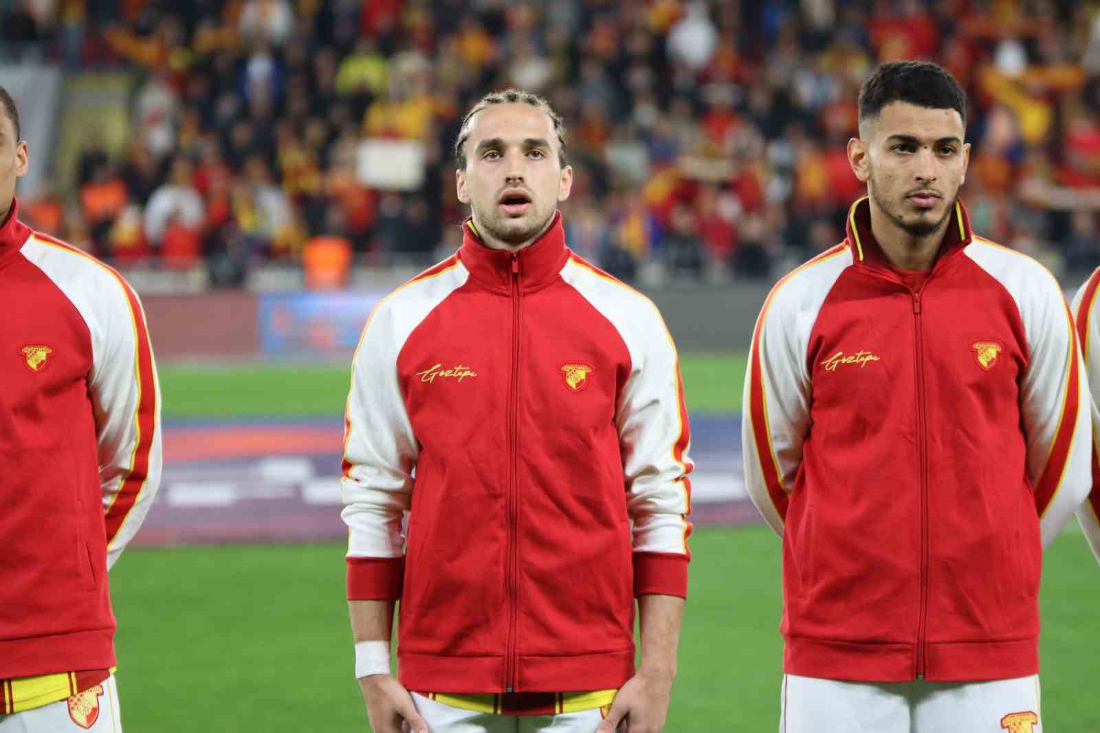 Trendyol Süper Lig: Göztepe: 0 - Eyüpspor: 0 (İlk yarı)
