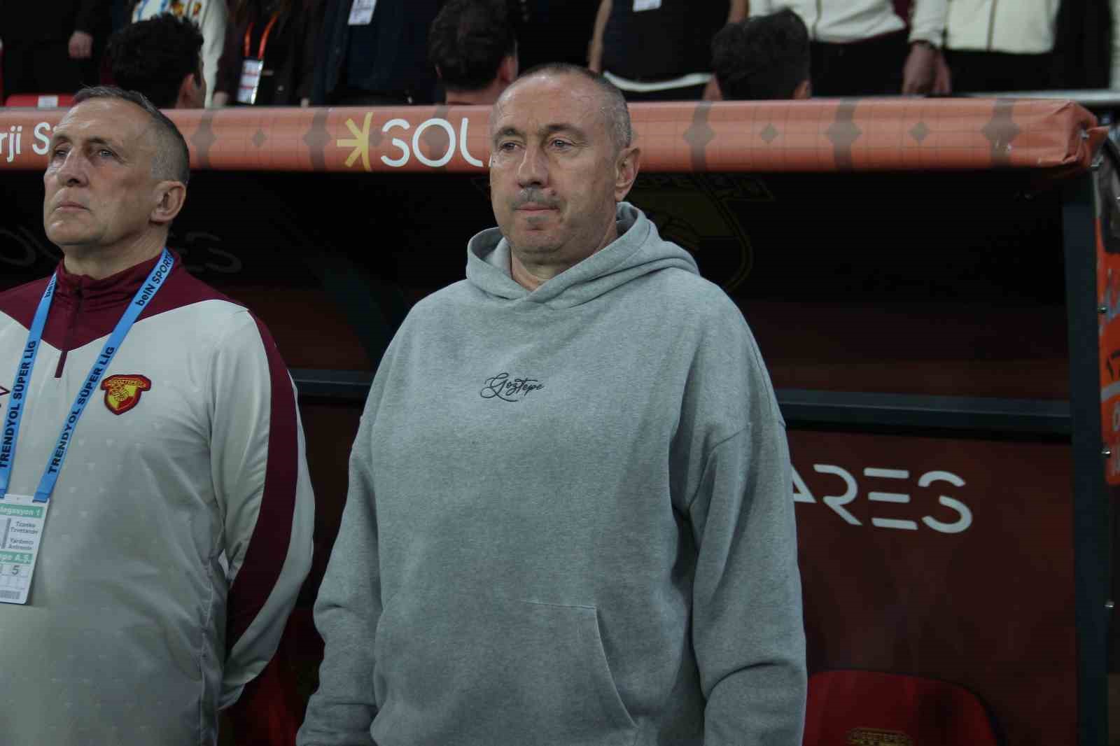 Trendyol Süper Lig: Göztepe: 0 - Galatasaray: 1 (Maç devam ediyor)
