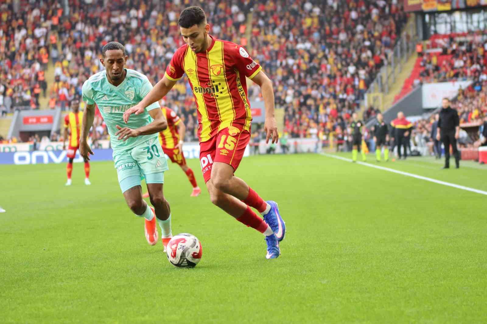 Trendyol Süper Lig: Göztepe: 0 - Kayserispor: 0 (İlk yarı)
Trendyol Süper Lig: Göztepe: 0 - Kayserispor: 0 (İlk yarı)