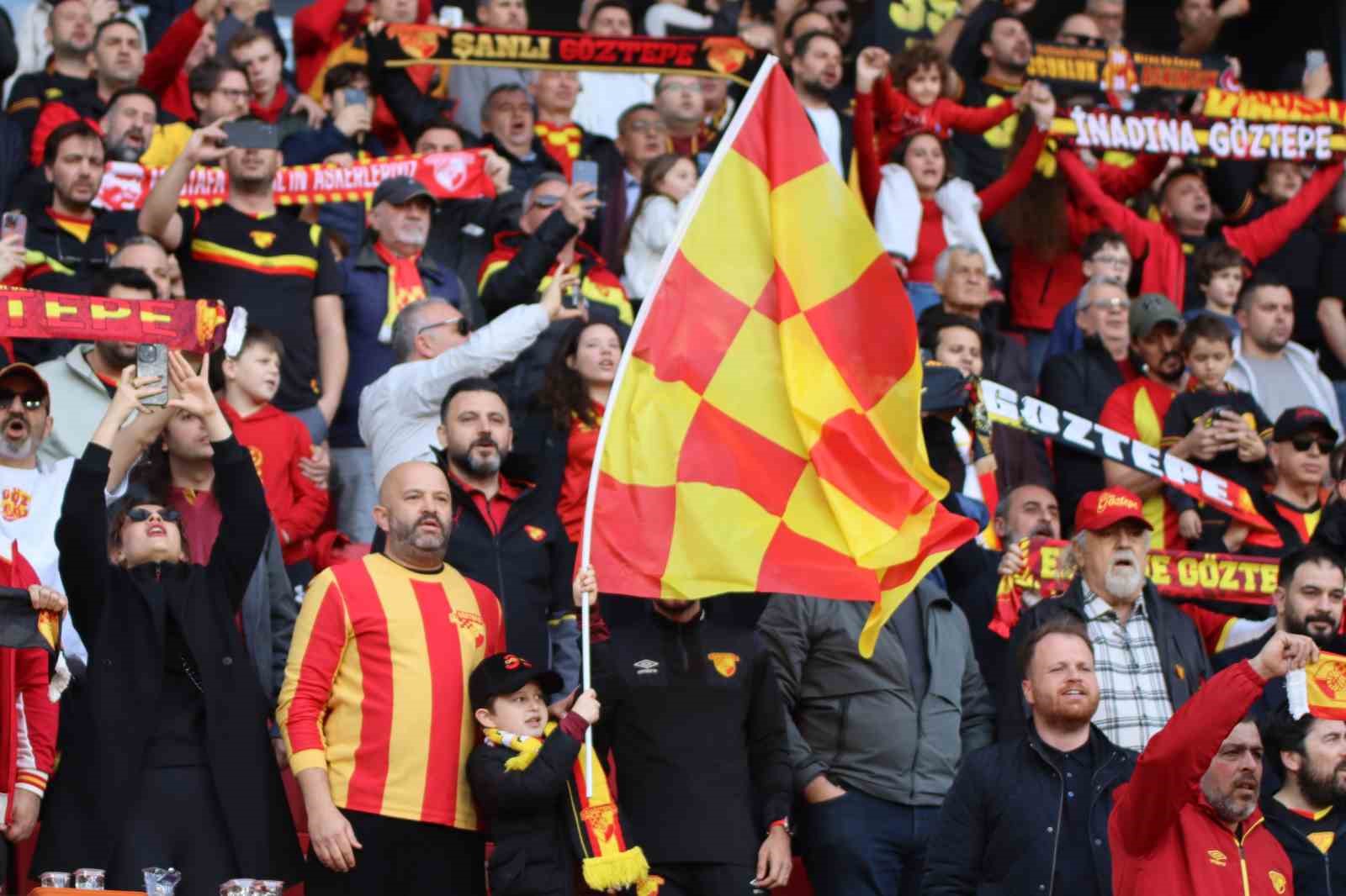 Trendyol Süper Lig: Göztepe: 0 - Kayserispor: 0 (İlk yarı)
Trendyol Süper Lig: Göztepe: 0 - Kayserispor: 0 (İlk yarı)