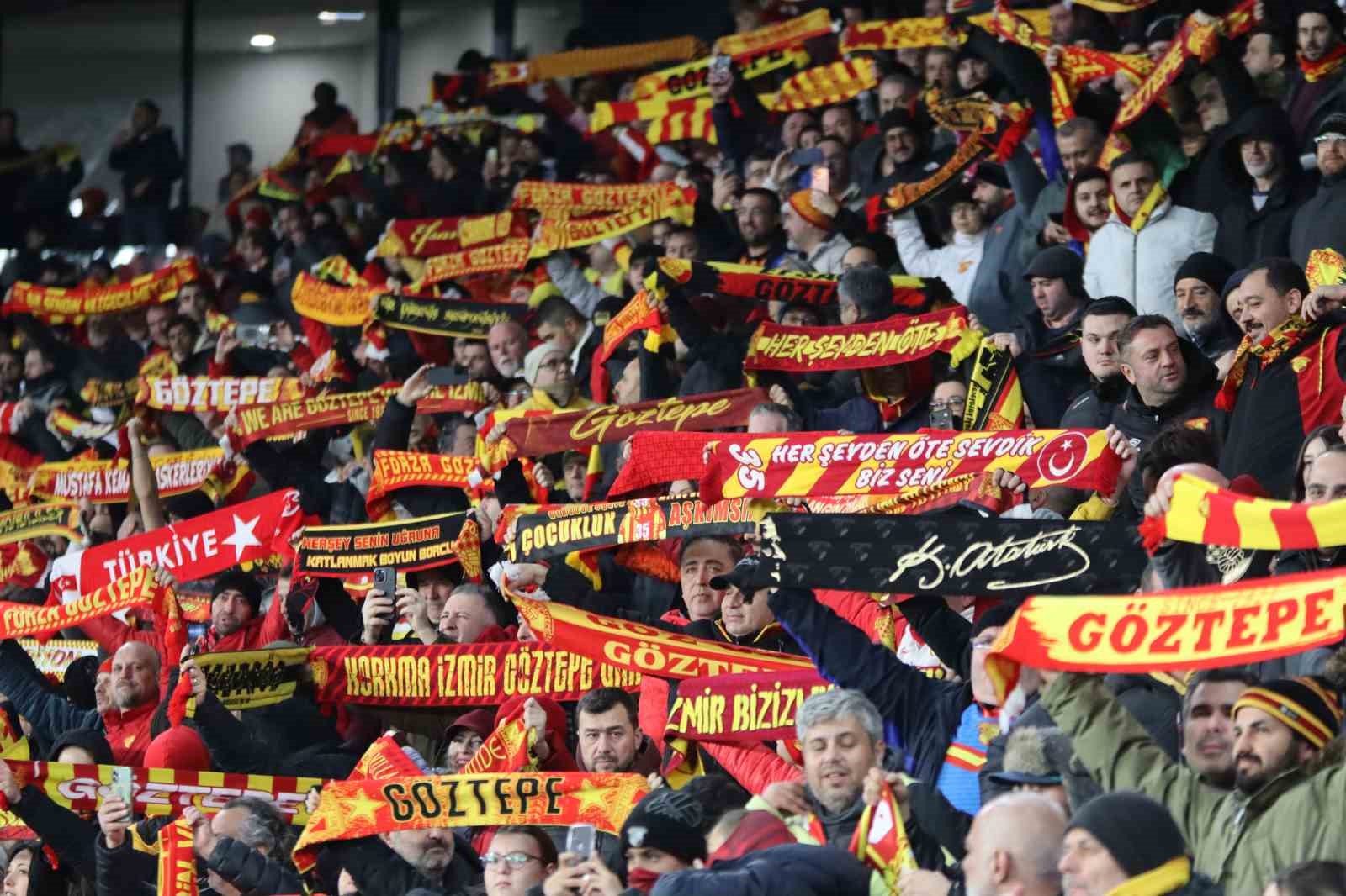 Trendyol Süper Lig: Göztepe: 1 - Çaykur Rizespor: 0 (İlk yarı)
