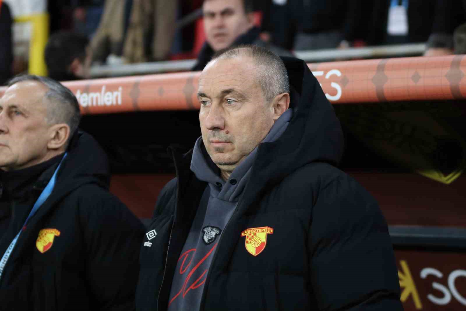 Trendyol Süper Lig: Göztepe: 1 - Çaykur Rizespor: 0 (İlk yarı)
