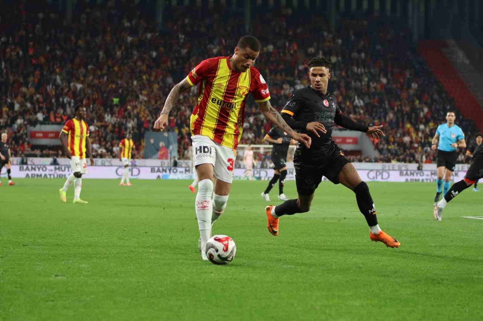Trendyol Süper Lig: Göztepe: 1 - Galatasaray: 3 (Maç sonucu)
Trendyol Süper Lig: Göztepe: 1 - Galatasaray: 3 (Maç sonucu)