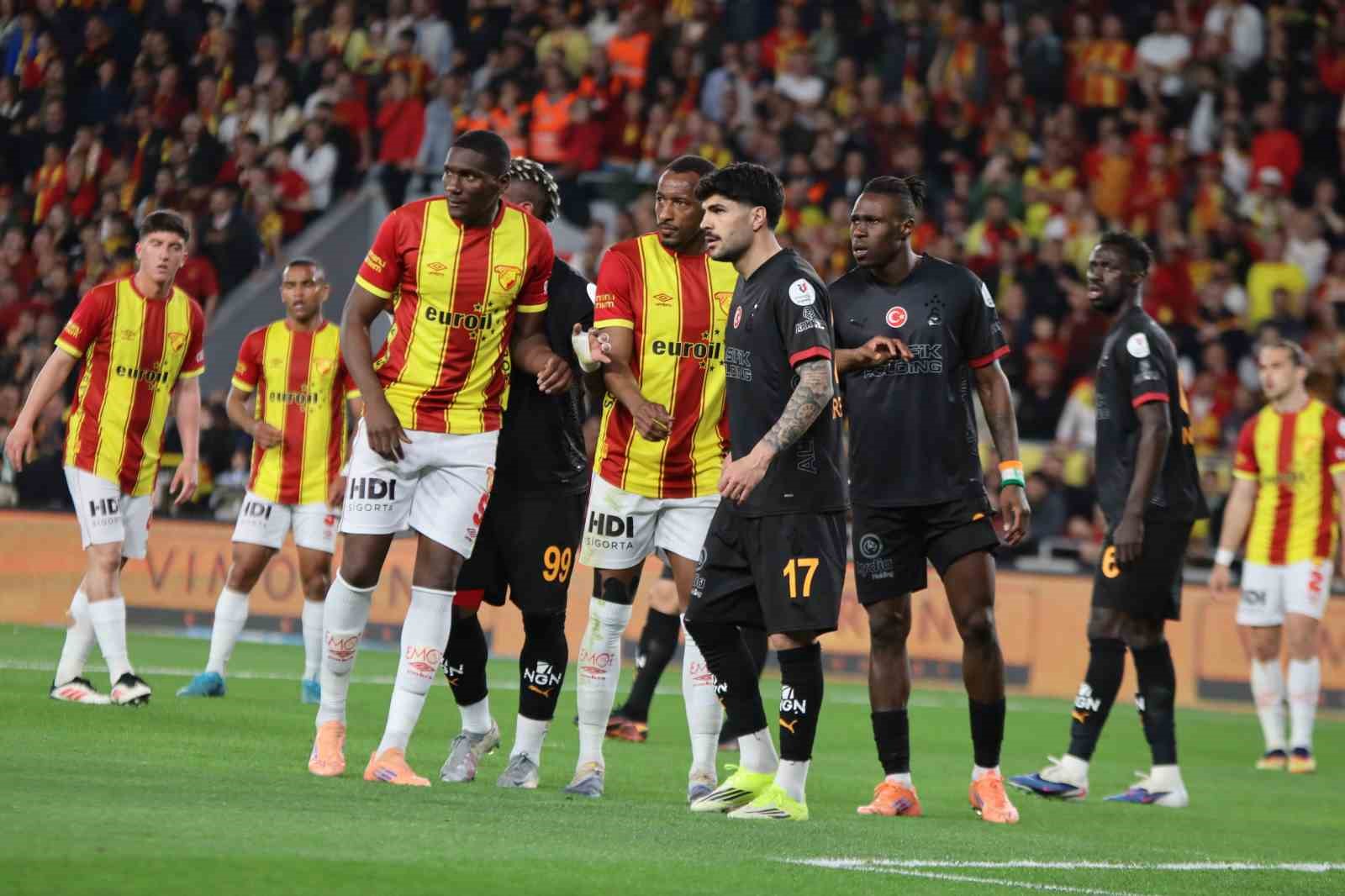 Trendyol Süper Lig: Göztepe: 1 - Galatasaray: 3 (Maç sonucu)
Trendyol Süper Lig: Göztepe: 1 - Galatasaray: 3 (Maç sonucu)