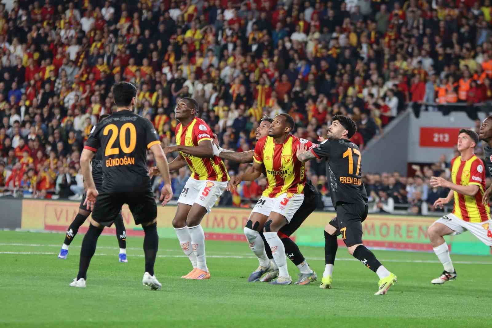 Trendyol Süper Lig: Göztepe: 1 - Galatasaray: 3 (Maç sonucu)
Trendyol Süper Lig: Göztepe: 1 - Galatasaray: 3 (Maç sonucu)