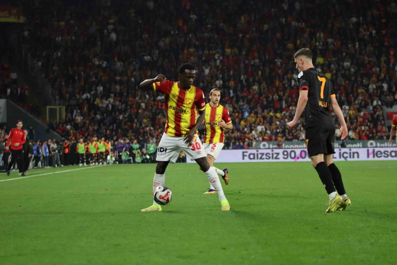 Trendyol Süper Lig: Göztepe: 1 - Galatasaray: 3 (Maç sonucu)
Trendyol Süper Lig: Göztepe: 1 - Galatasaray: 3 (Maç sonucu)