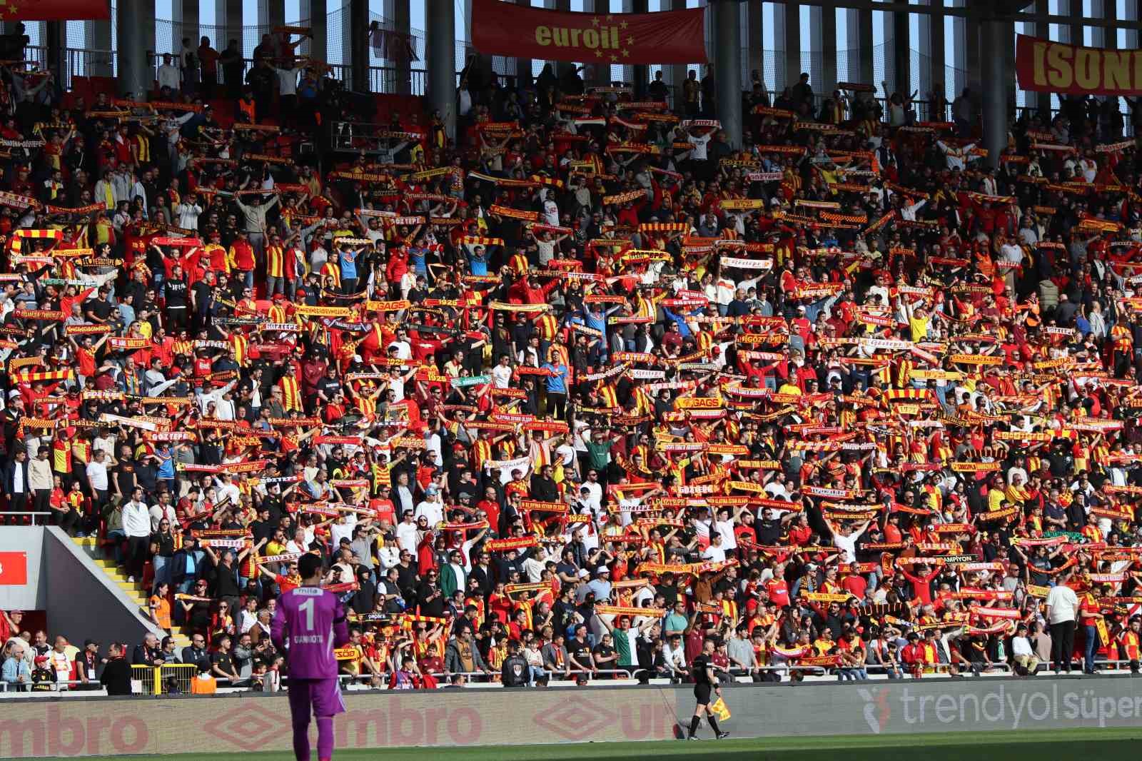 Trendyol Süper Lig: Göztepe: 1 - Kasımpaşa: 1 (İlk Yarı)
