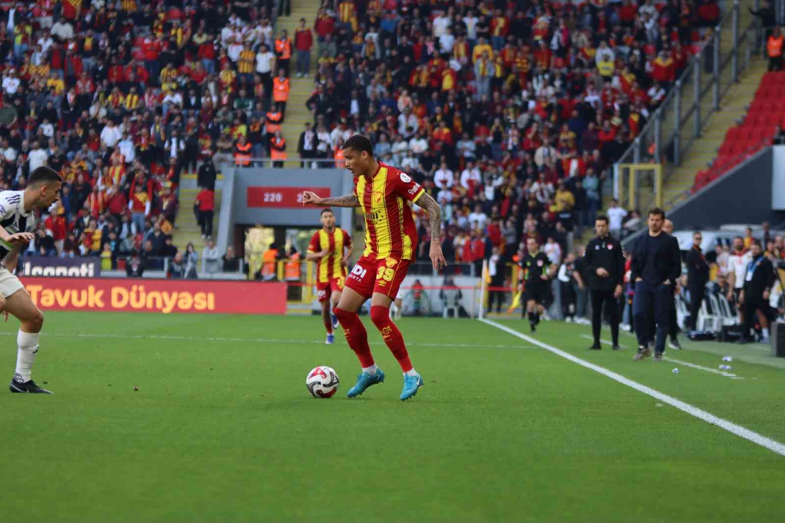 Trendyol Süper Lig: Göztepe: 1 - Kasımpaşa: 1 (İlk Yarı)
