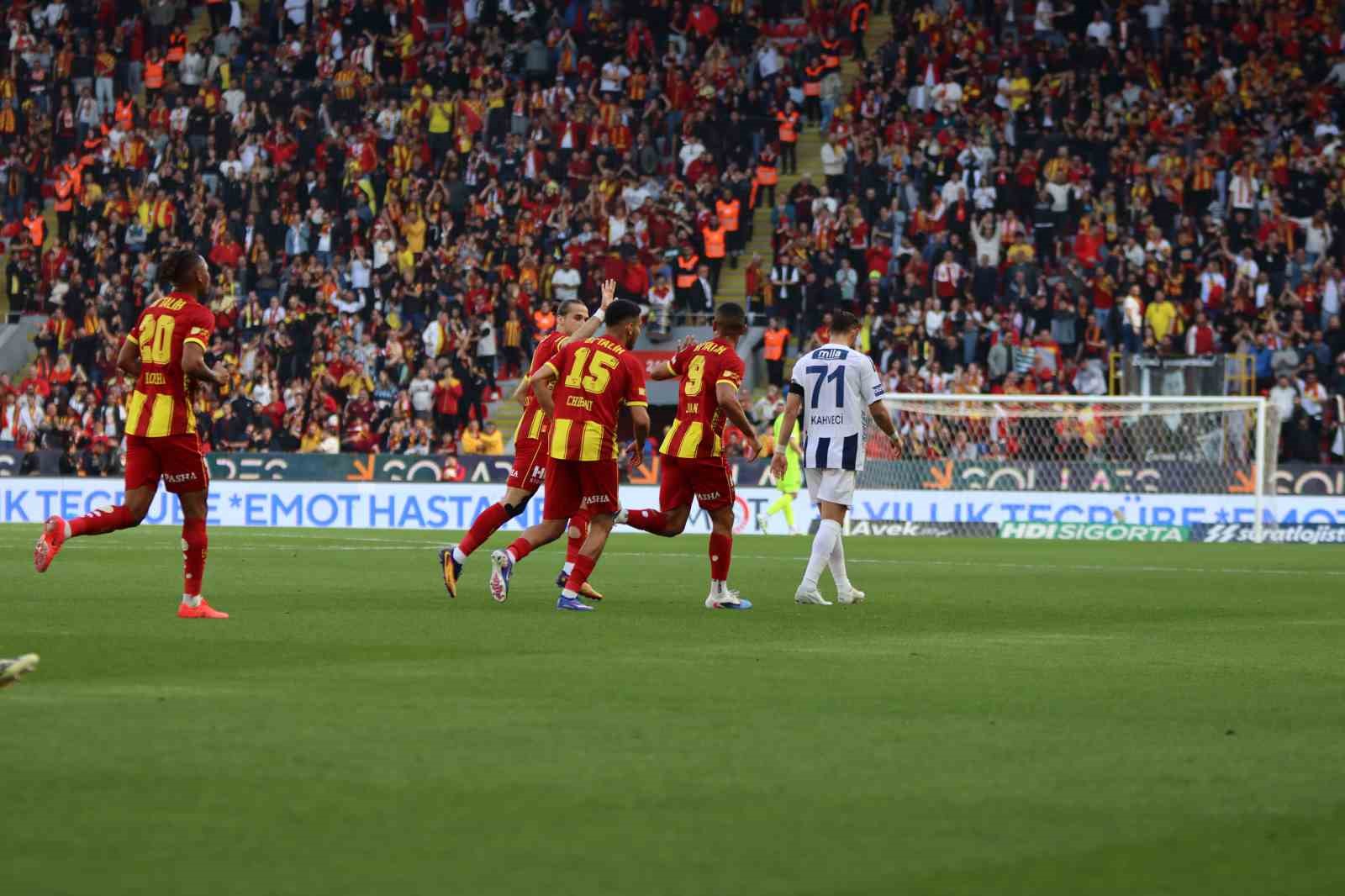 Trendyol Süper Lig: Göztepe: 1 - Kasımpaşa: 1 (İlk Yarı)
