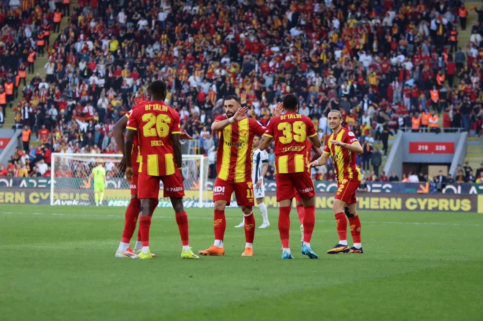 Trendyol Süper Lig: Göztepe: 1 - Kasımpaşa: 1 (İlk Yarı)
