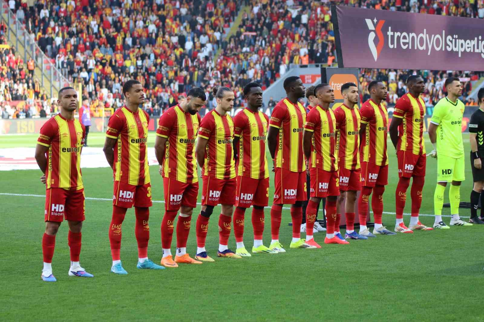 Trendyol Süper Lig: Göztepe: 1 - Kasımpaşa: 1 (İlk Yarı)
