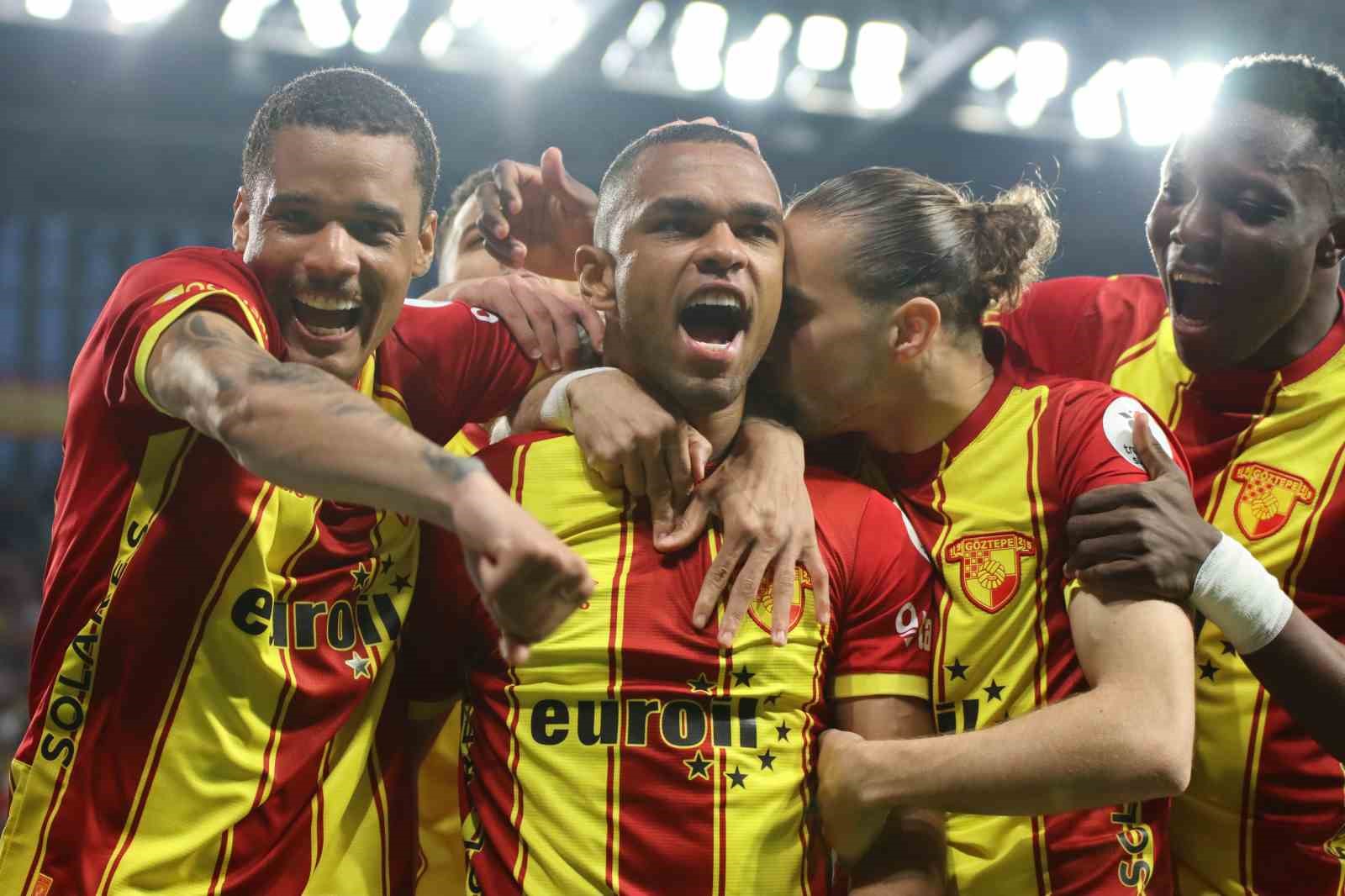 Trendyol Süper Lig: Göztepe: 2 - Antalyaspor: 0 (İlk yarı)
