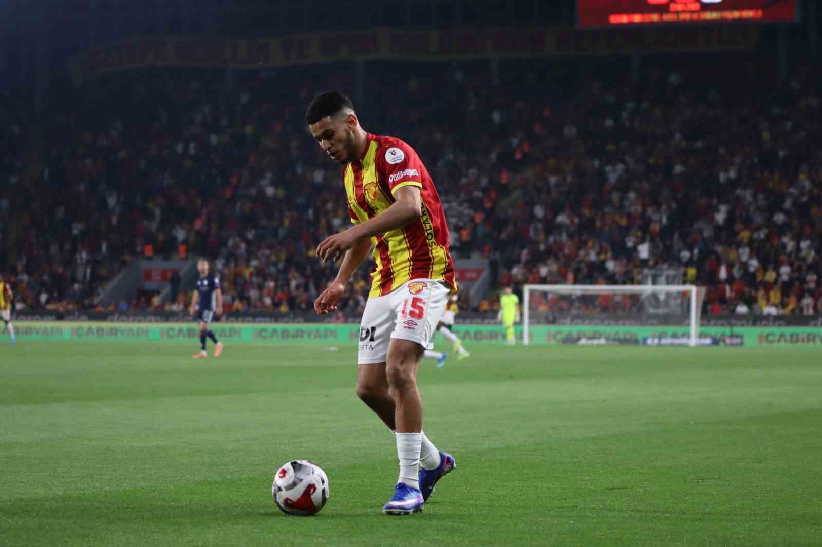 Trendyol Süper Lig: Göztepe: 2 - Antalyaspor: 0 (İlk yarı)
