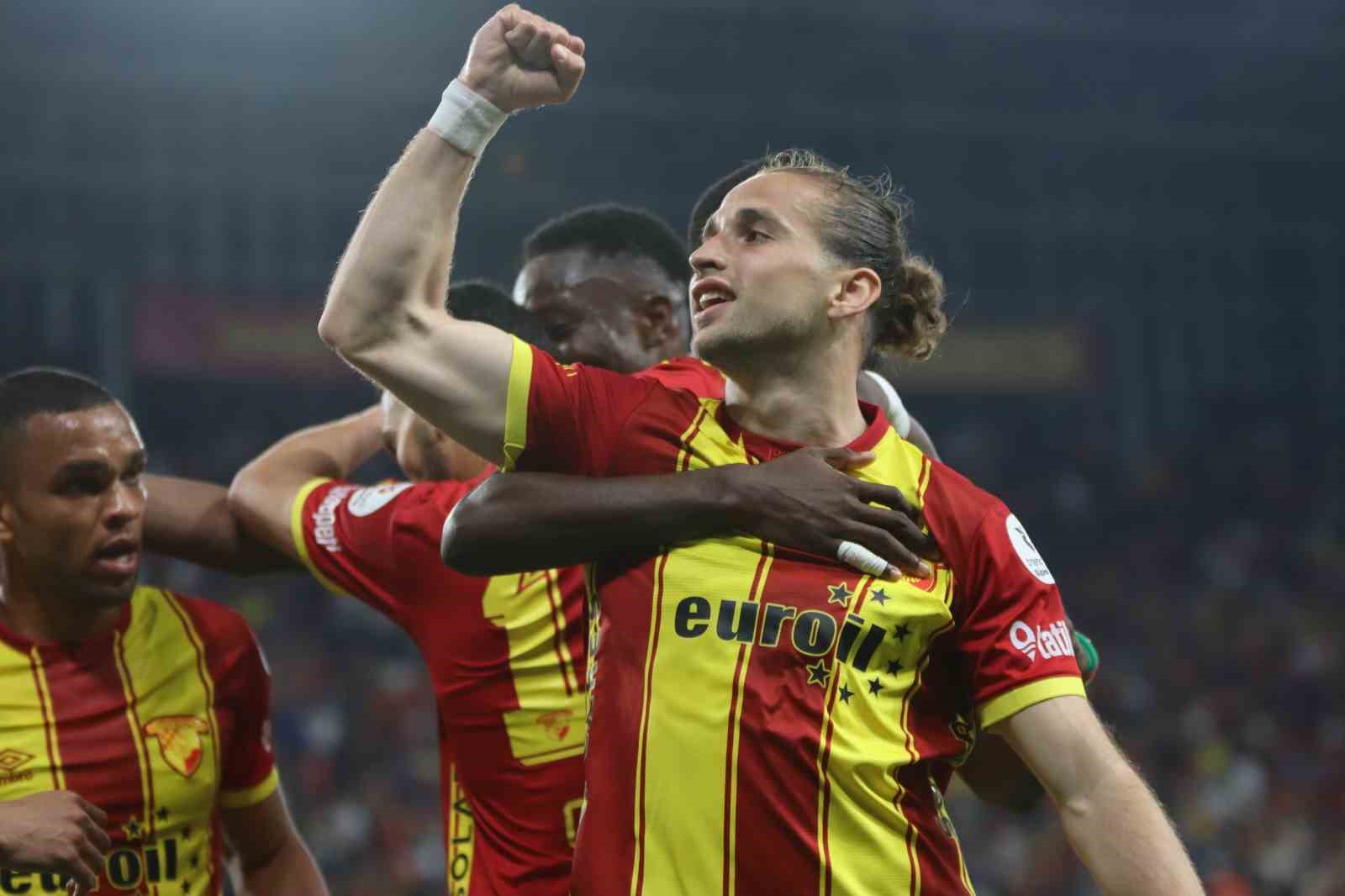 Trendyol Süper Lig: Göztepe: 2 - Antalyaspor: 0 (İlk yarı)
