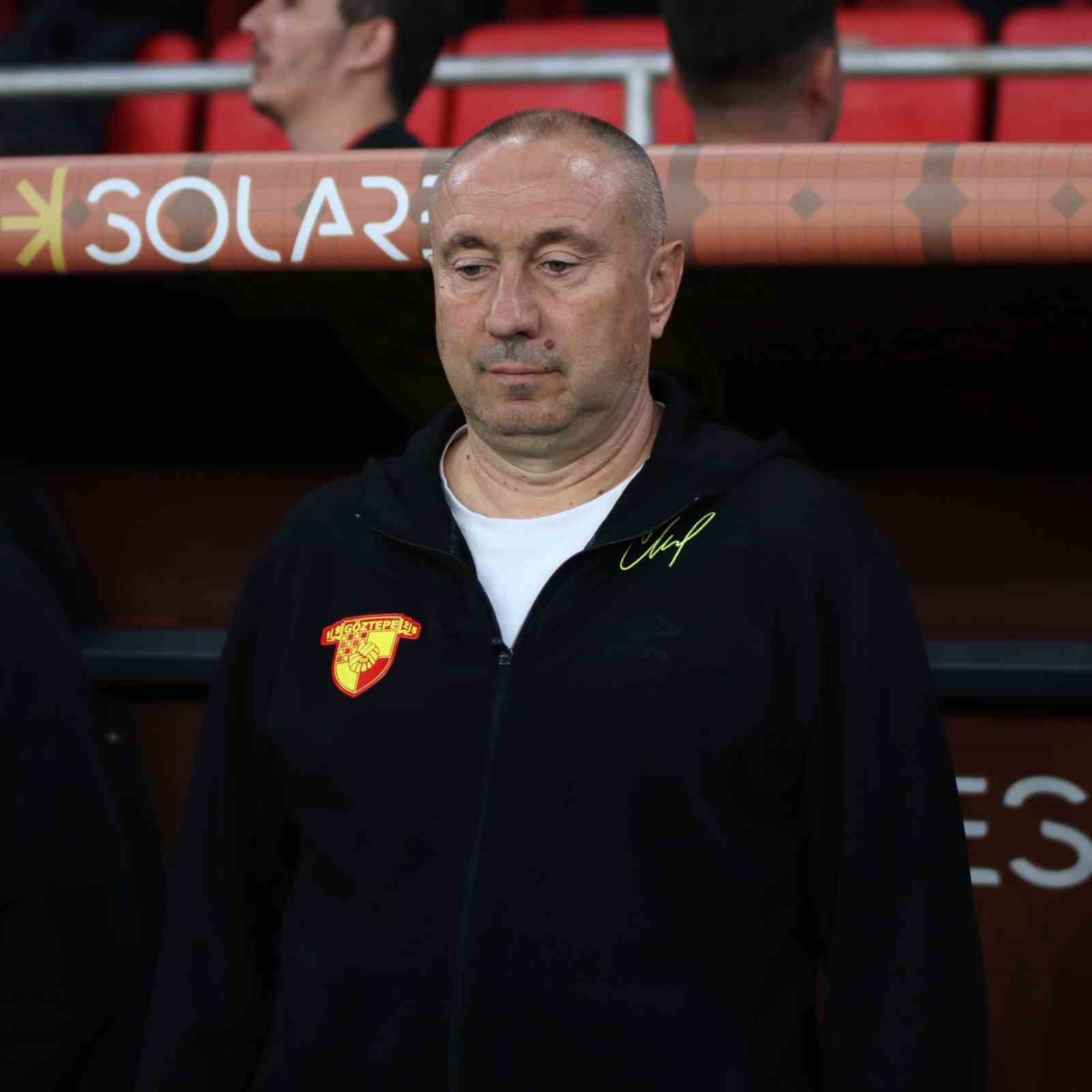 Trendyol Süper Lig: Göztepe: 2 - Antalyaspor: 0 (İlk yarı)
