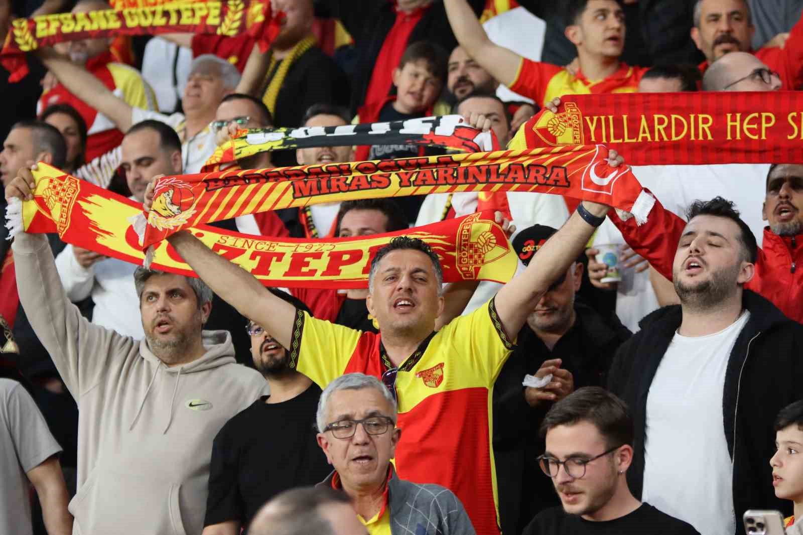 Trendyol Süper Lig: Göztepe: 2 - Antalyaspor: 0 (İlk yarı)
