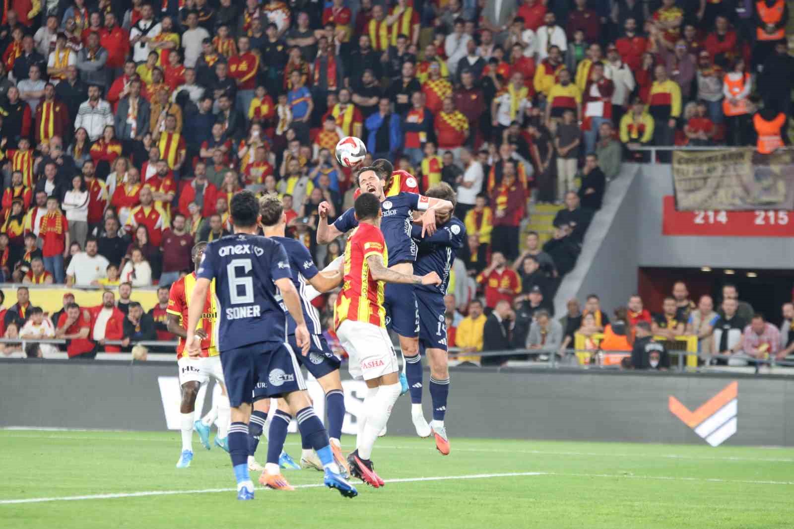 Trendyol Süper Lig: Göztepe: 2 - Antalyaspor: 0 (Maç sonucu)
