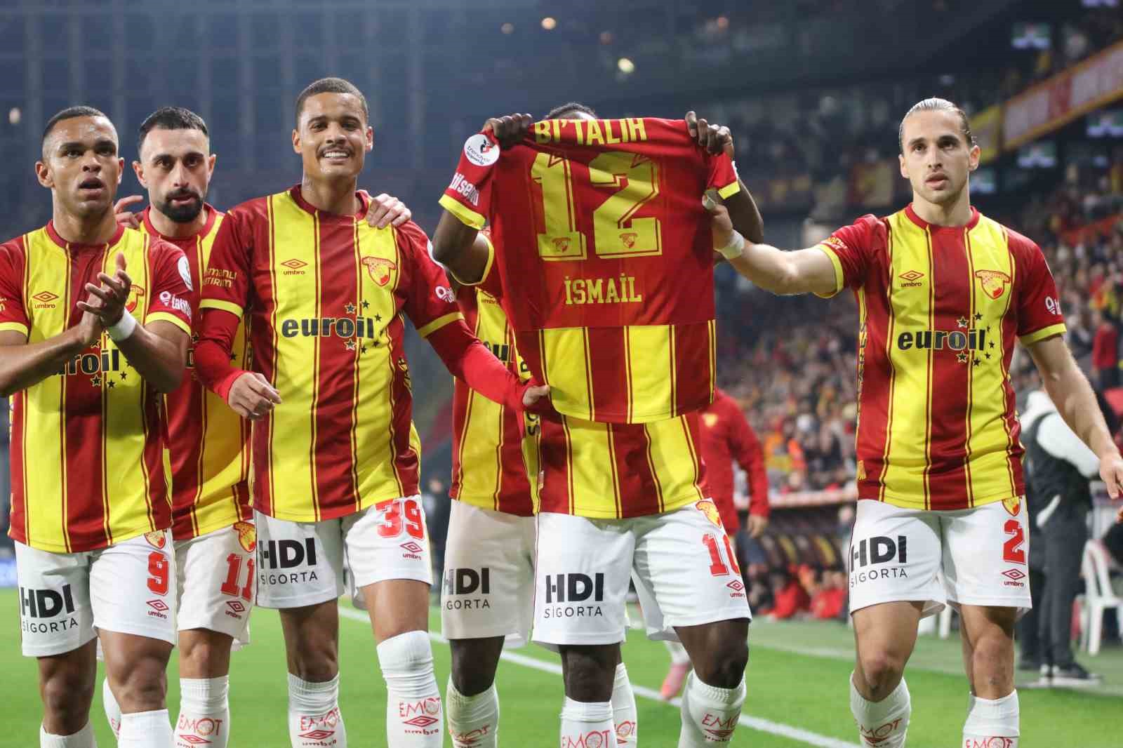 Trendyol Süper Lig: Göztepe: 2 - Fatih Karagümrük: 1 (İlk yarı)
