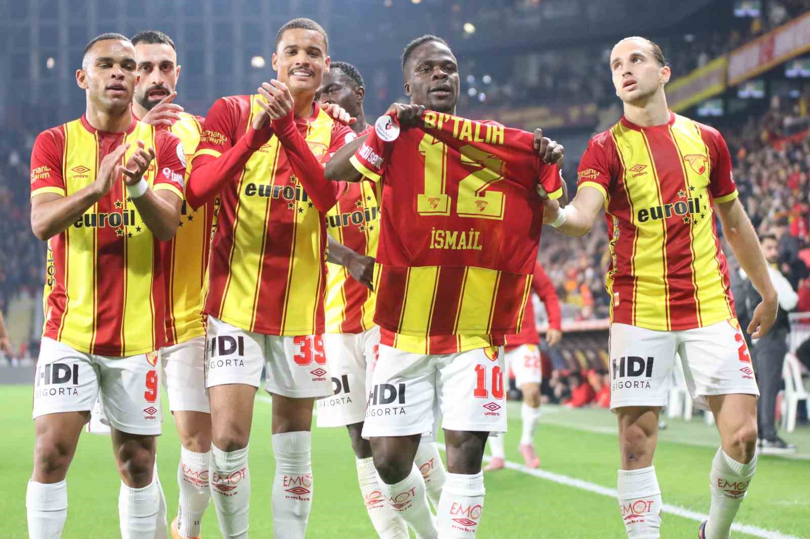 Trendyol Süper Lig: Göztepe: 2 - Fatih Karagümrük: 1 (İlk yarı)
