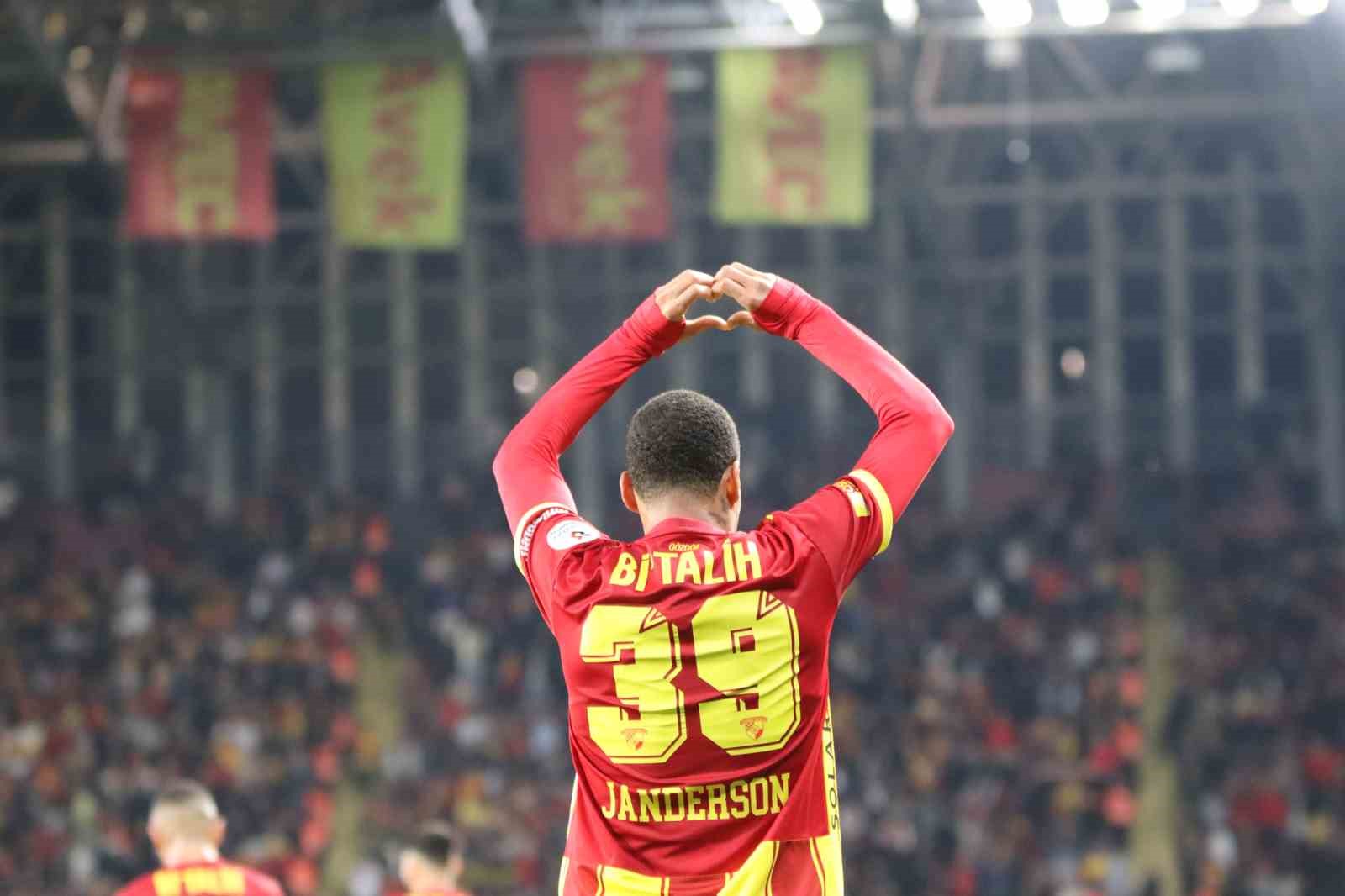 Trendyol Süper Lig: Göztepe: 2 - Fatih Karagümrük: 1 (İlk yarı)
