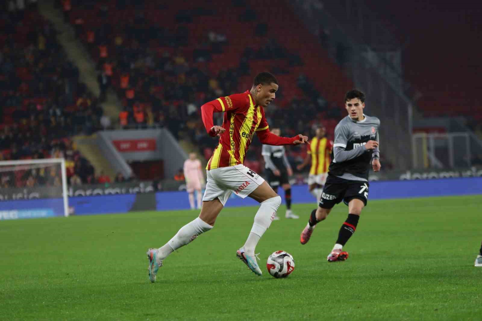 Trendyol Süper Lig: Göztepe: 2 - Fatih Karagümrük: 1 (Maç sonucu)
