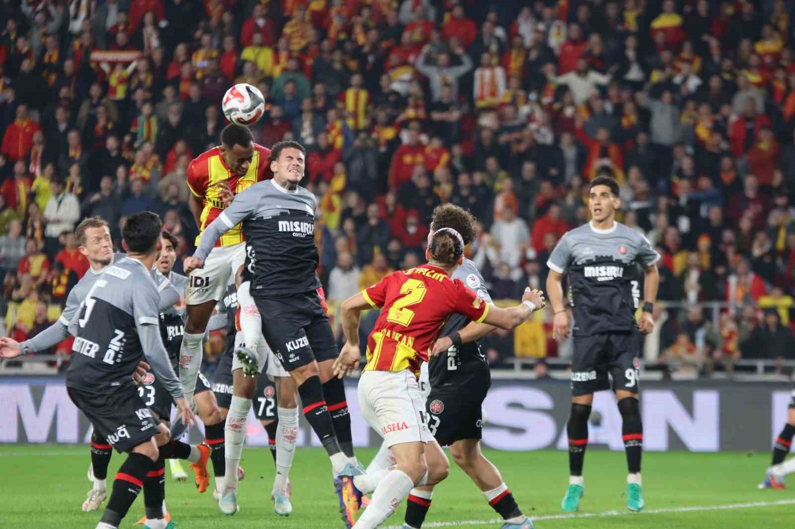 Trendyol Süper Lig: Göztepe: 2 - Fatih Karagümrük: 1 (Maç sonucu)
