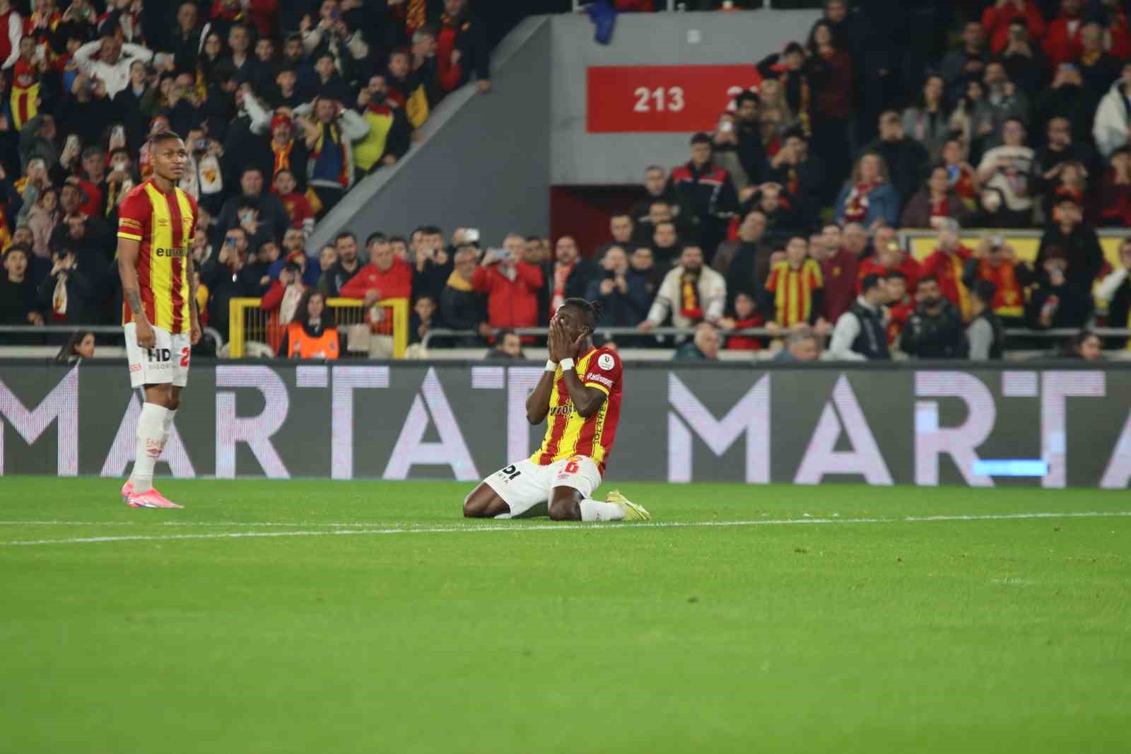 Trendyol Süper Lig: Göztepe: 2 - Fatih Karagümrük: 1 (Maç sonucu)
