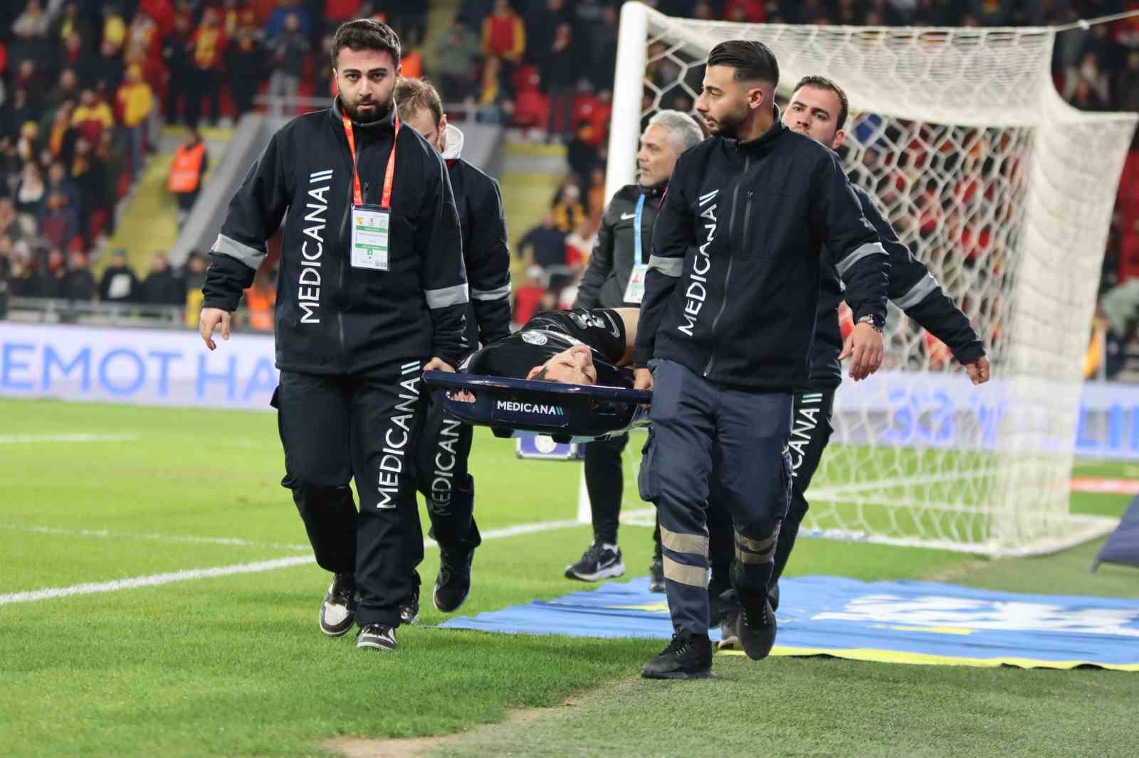 Trendyol Süper Lig: Göztepe: 3 - Çaykur Rizespor: 1 (Maç sonucu)
