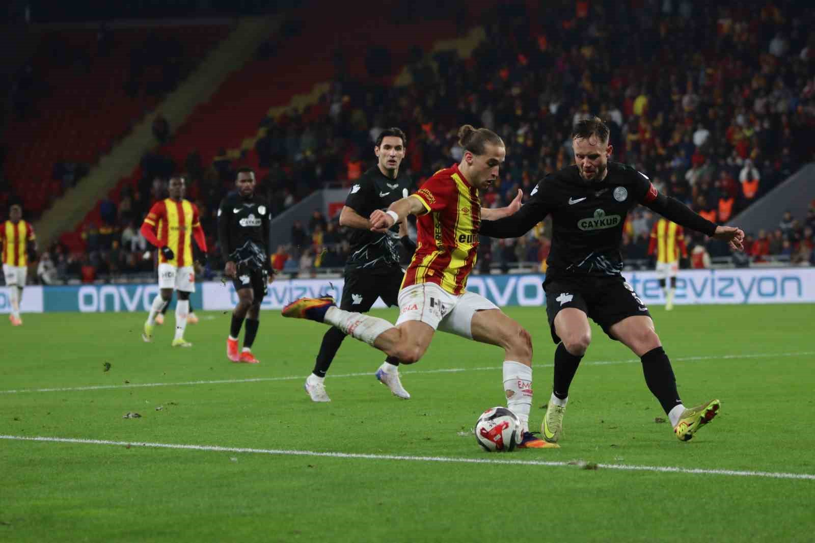 Trendyol Süper Lig: Göztepe: 3 - Çaykur Rizespor: 1 (Maç sonucu)
