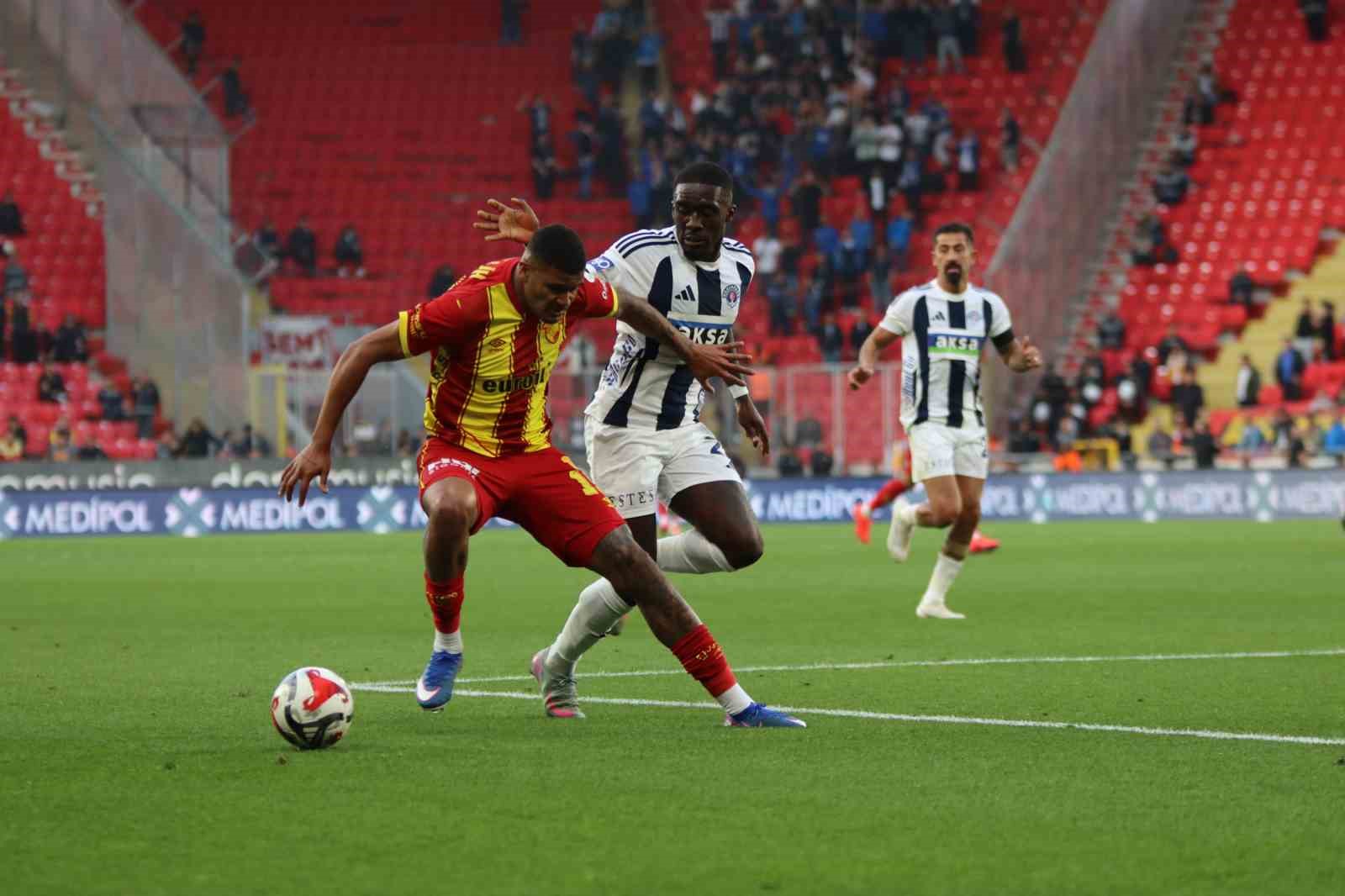 Trendyol Süper Lig: Göztepe: 3 - Kasımpaşa: 3 (Maç sonucu)
