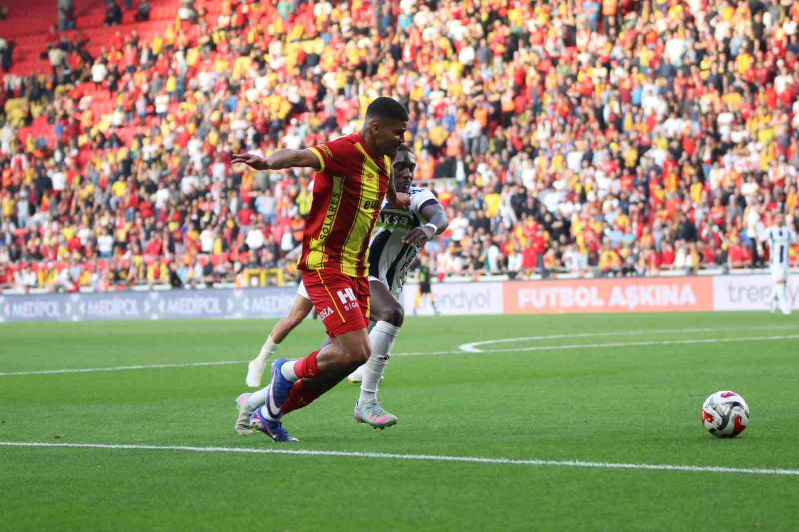 Trendyol Süper Lig: Göztepe: 3 - Kasımpaşa: 3 (Maç sonucu)

