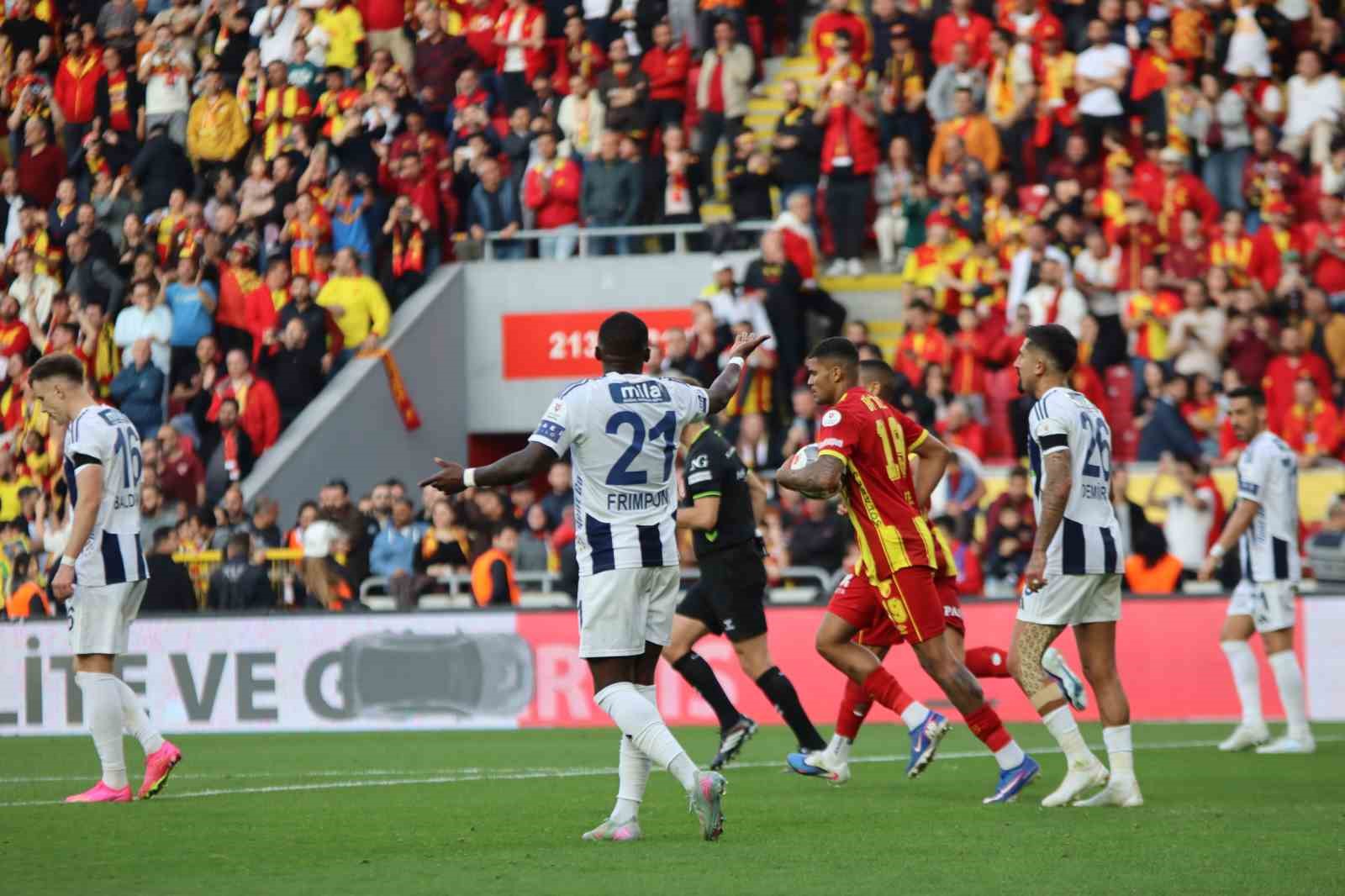 Trendyol Süper Lig: Göztepe: 3 - Kasımpaşa: 3 (Maç sonucu)
