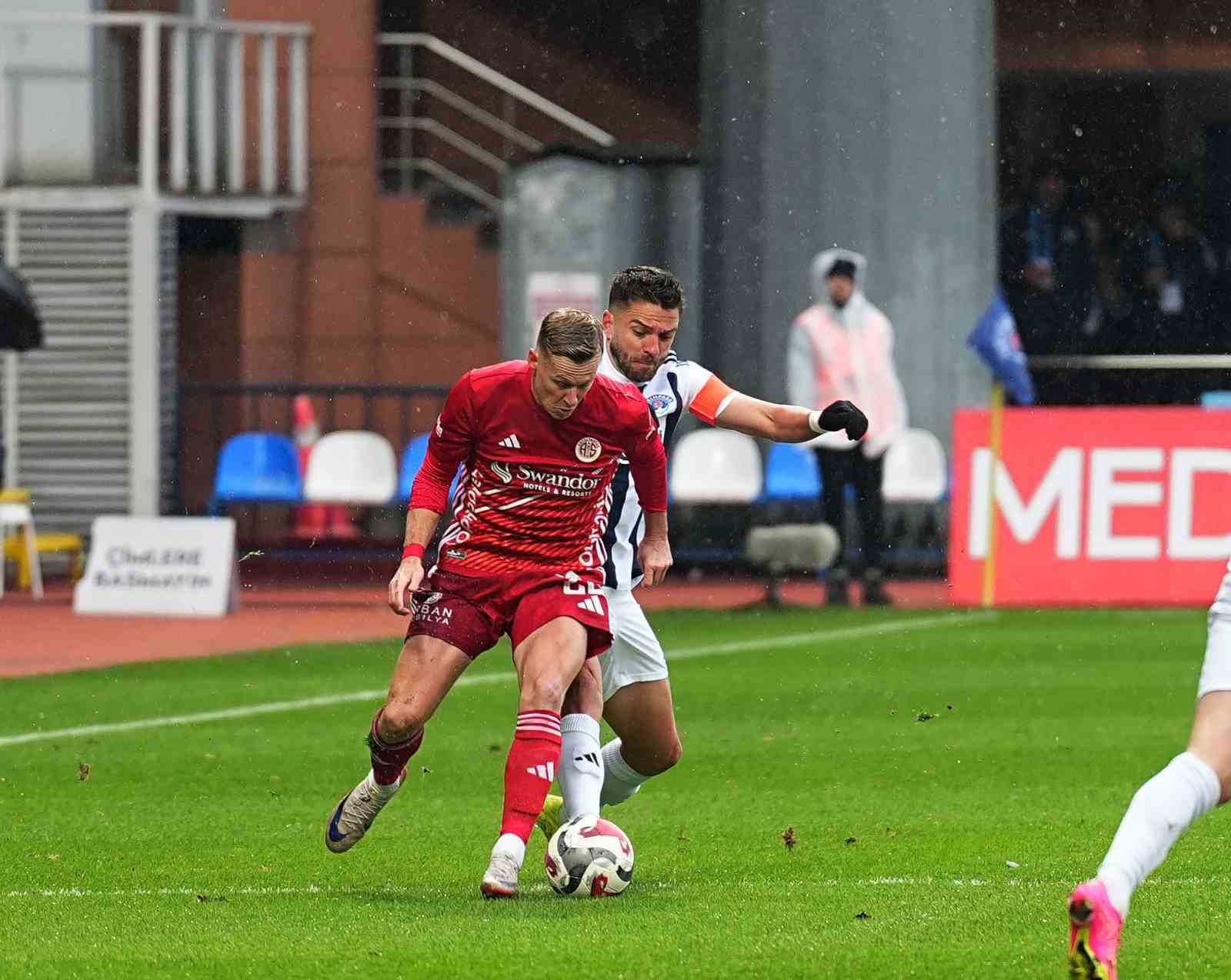 Trendyol Süper Lig: Kasımpaşa: 0 - Antalyaspor: 0 (Maç devam ediyor)
