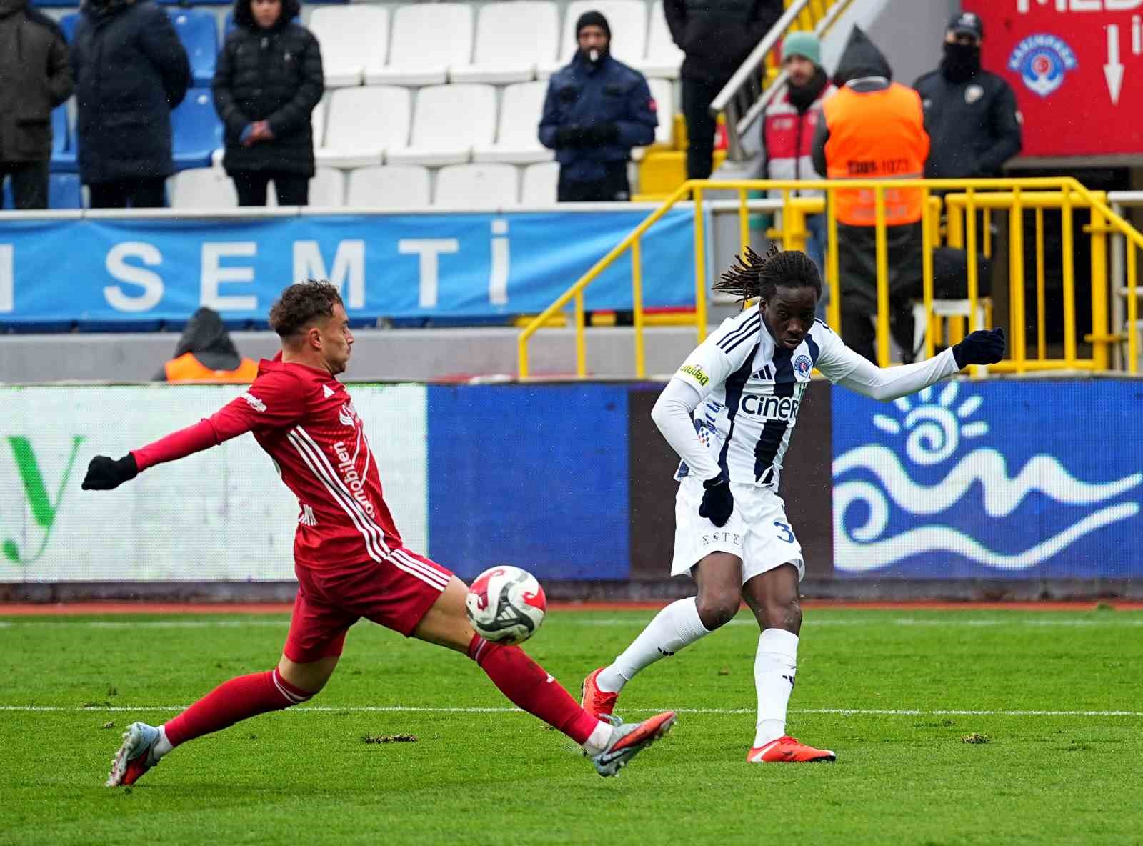 Trendyol Süper Lig: Kasımpaşa: 0 - Antalyaspor: 0 (Maç devam ediyor)
