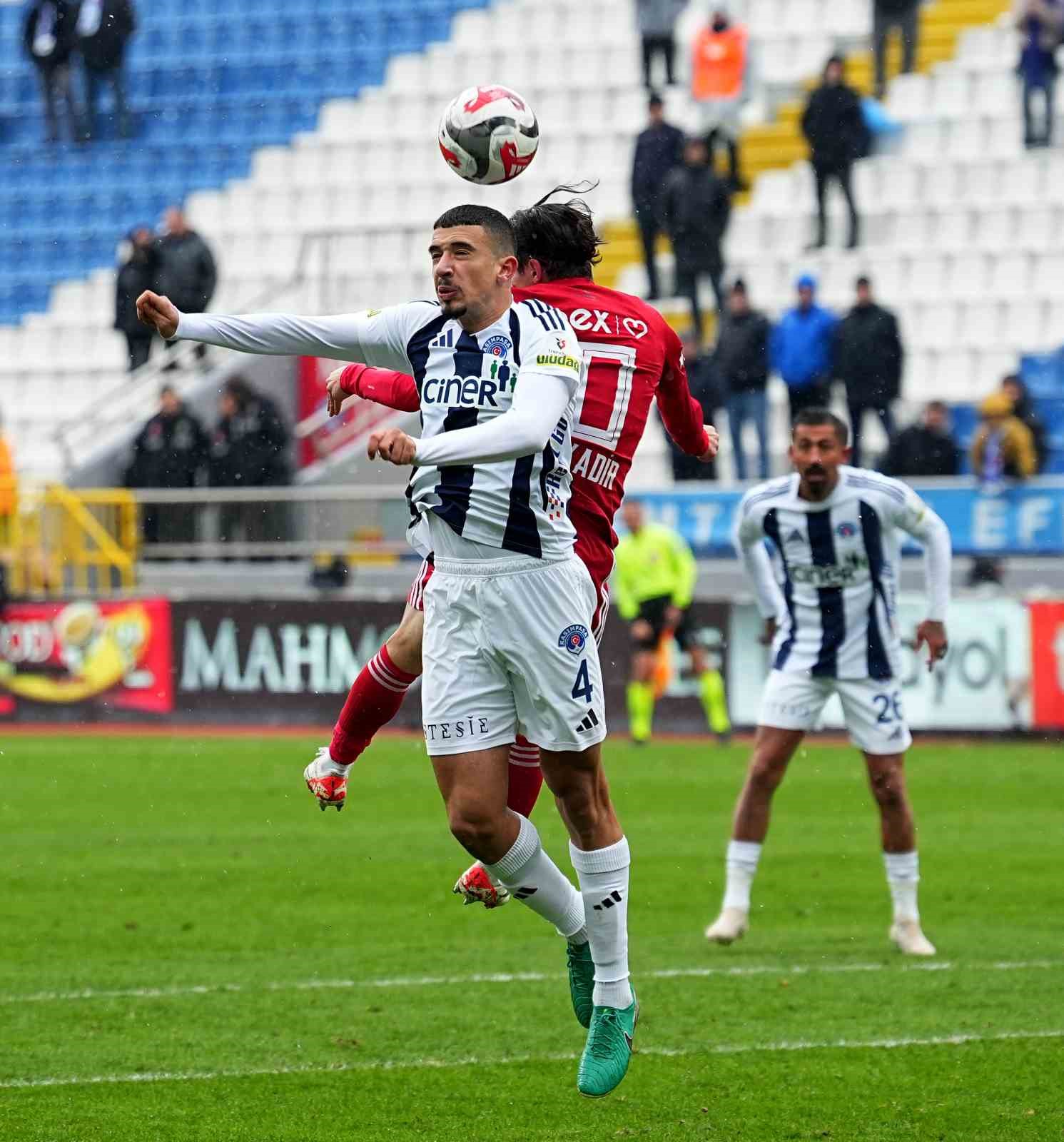Trendyol Süper Lig: Kasımpaşa: 0 - Antalyaspor: 0 (Maç devam ediyor)
