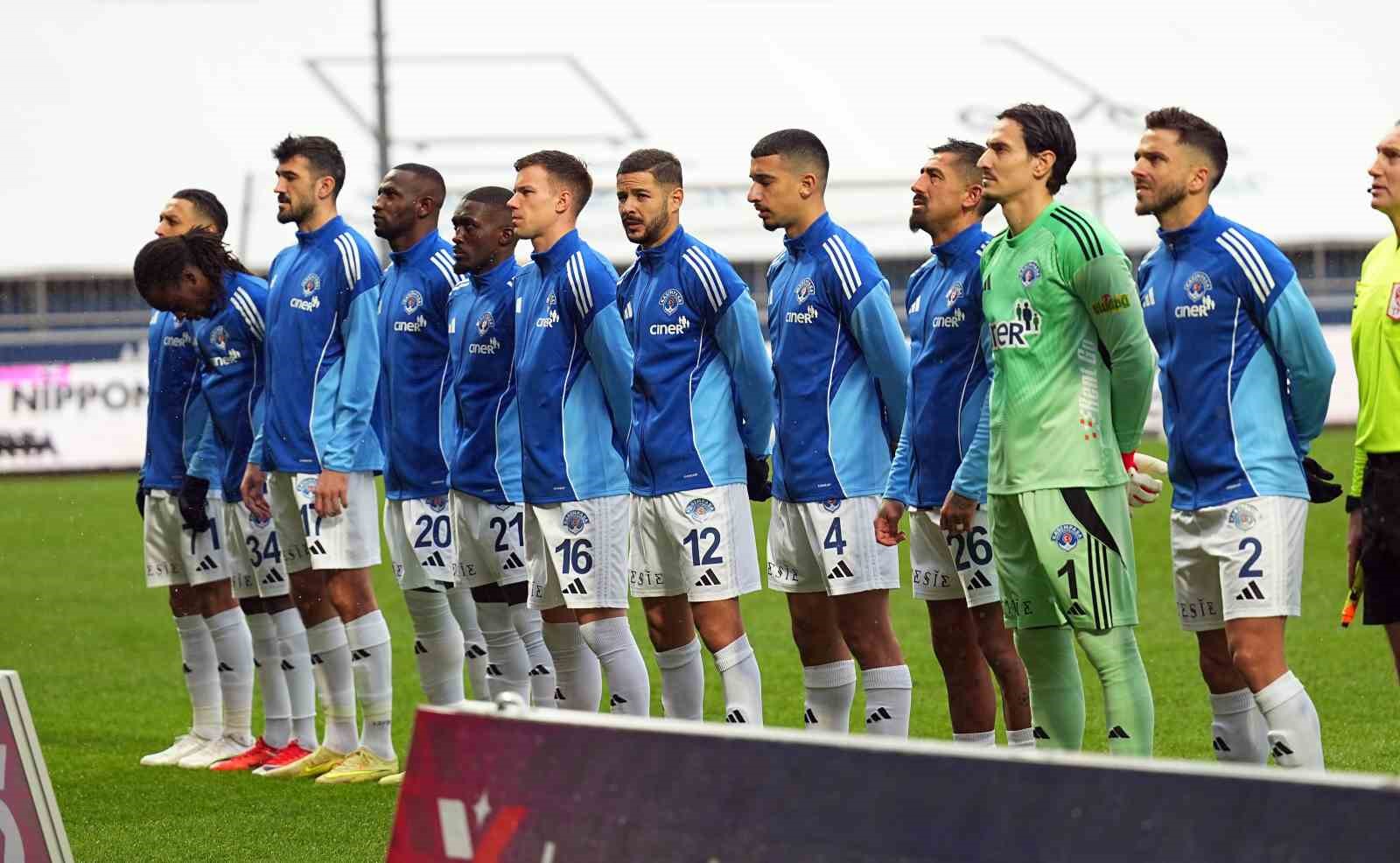 Trendyol Süper Lig: Kasımpaşa: 0 - Antalyaspor: 0 (Maç devam ediyor)
