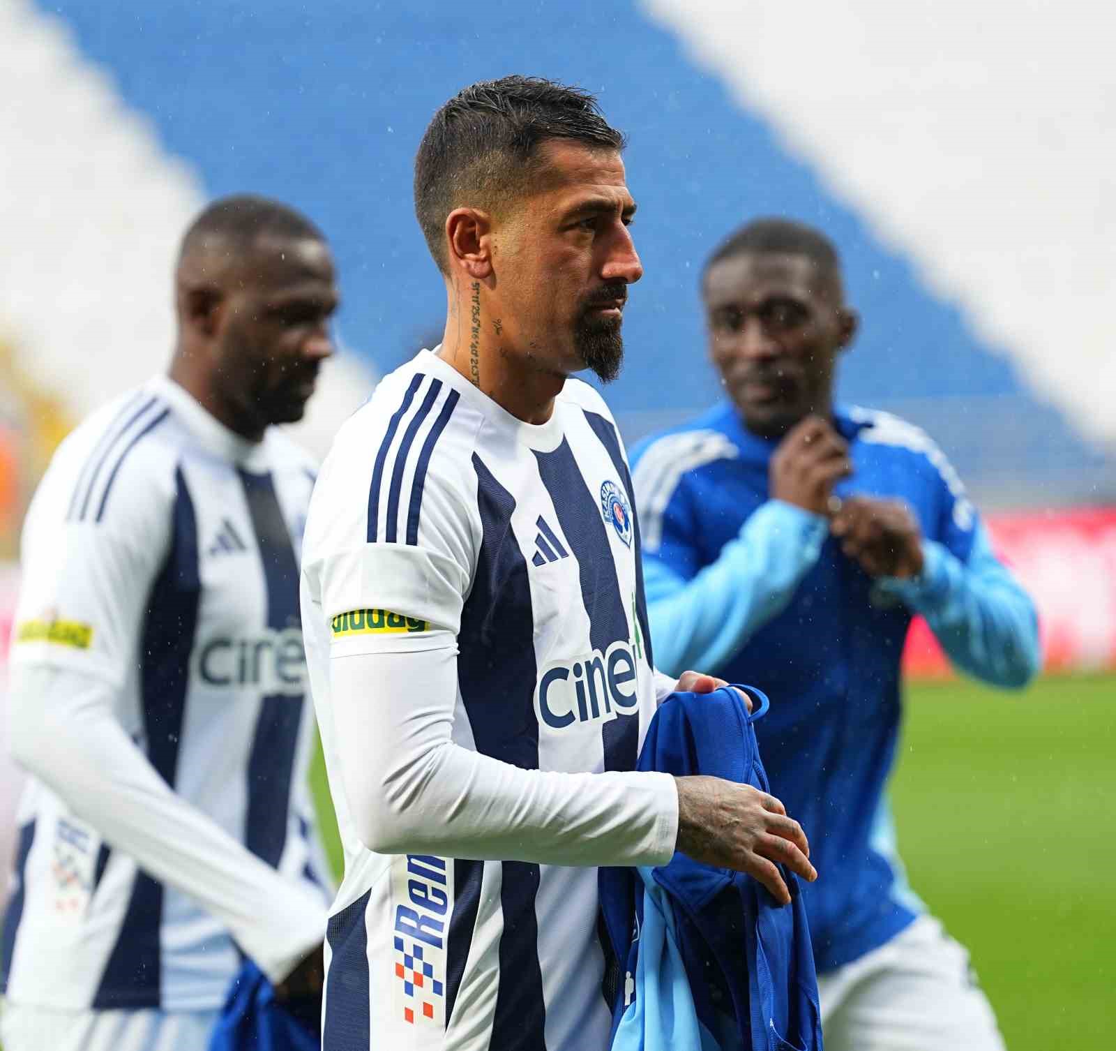 Trendyol Süper Lig: Kasımpaşa: 0 - Antalyaspor: 0 (Maç devam ediyor)
