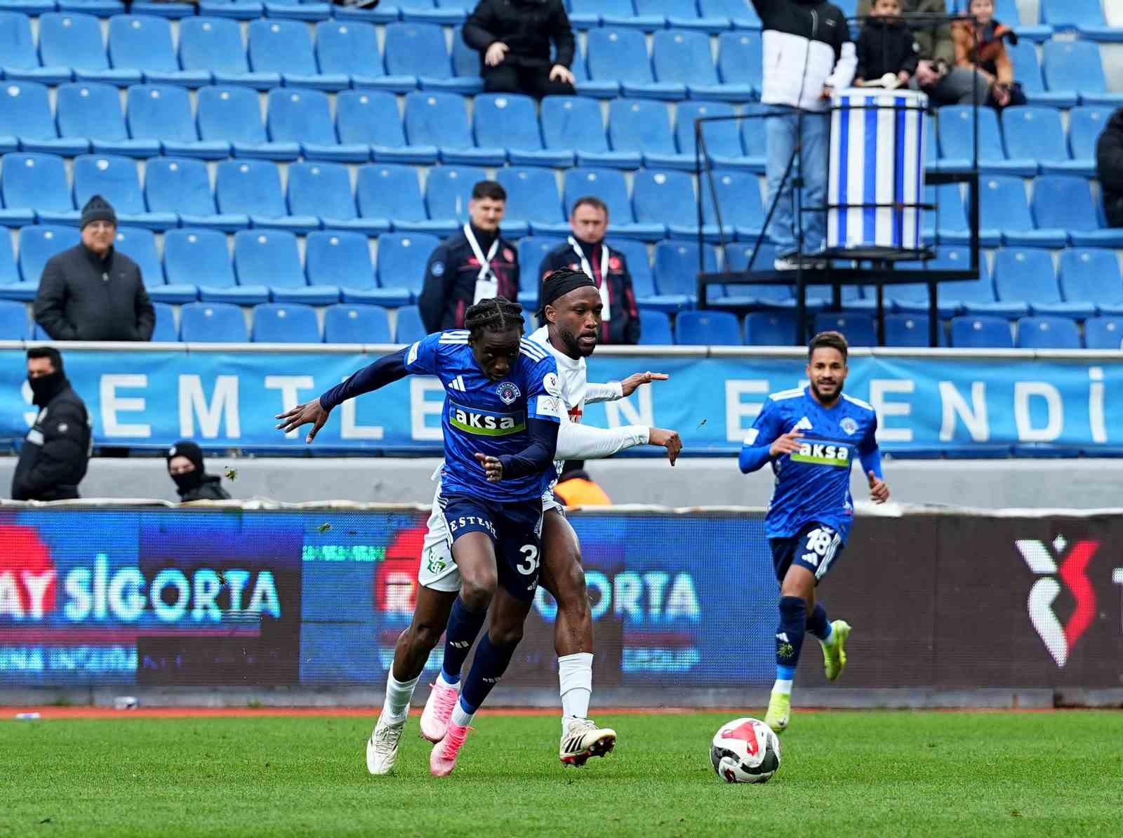 Trendyol Süper Lig: Kasımpaşa: 0 - Çaykur Rizespor: 0 (Maç devam ediyor)
